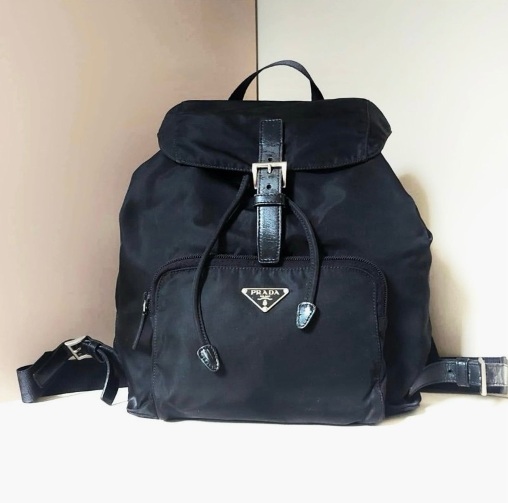 PRADA black silver triangle classic nylon men's and women's backpack/backpack