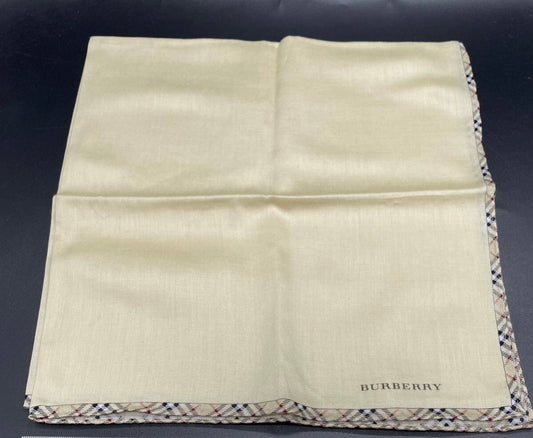 $3880 贈品 - BURBERRY 經典杏色格子方型絲巾 46x46cm