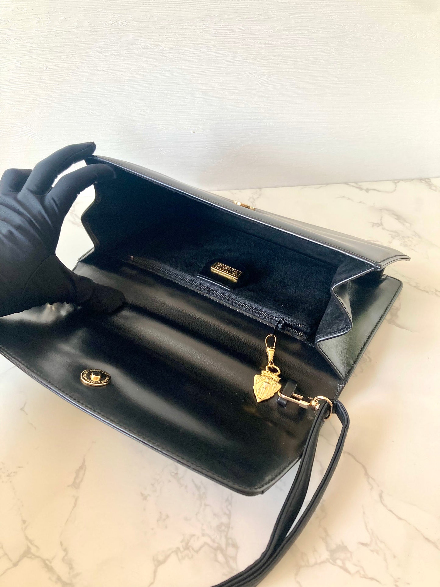 GUCCI Black x Gold Calf Leather Envelope Crossbody Bag