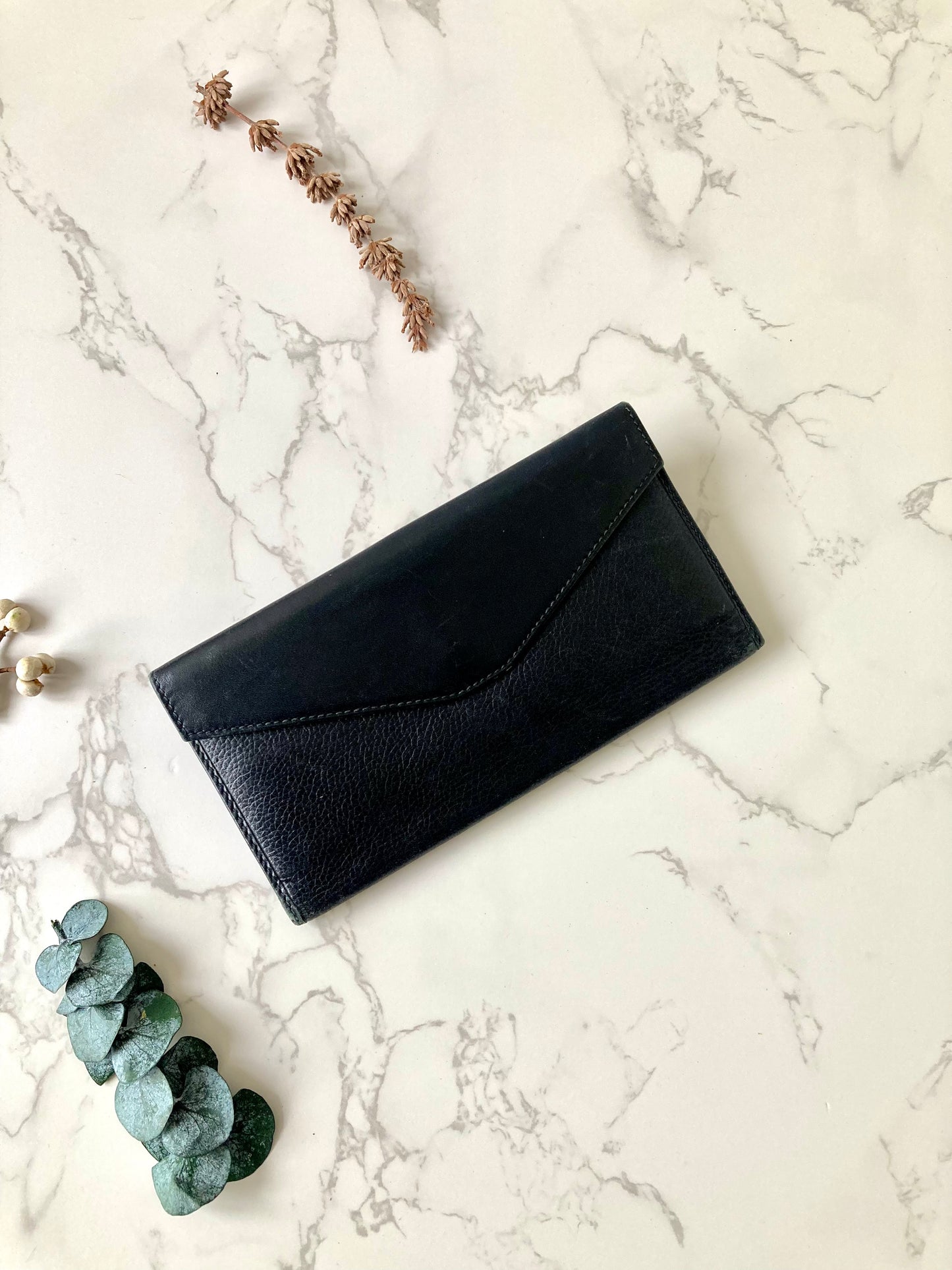 GUCCI Gold Knot Black Long Bi-fold Wallet