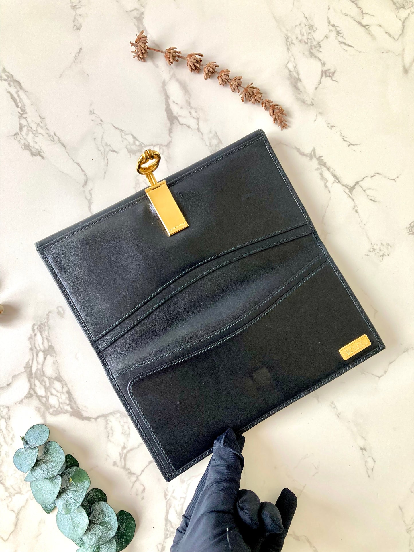 GUCCI Gold Knot Black Long Bi-fold Wallet