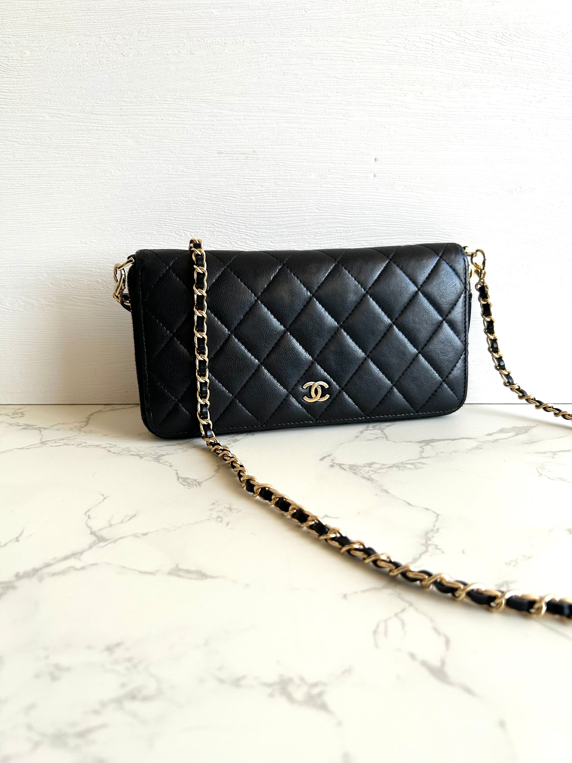 CHANEL Black Gold Buckle Lambskin WOC Side Bag/Messenger Bag/Long Wallet