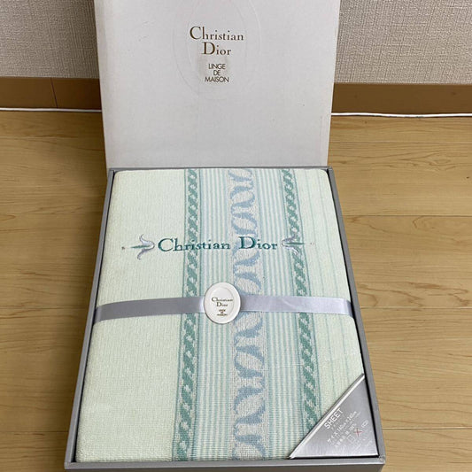 $3880 贈品 - CHRISTIAN DIOR 粉綠白拼色床單禮盒 240x140cm
