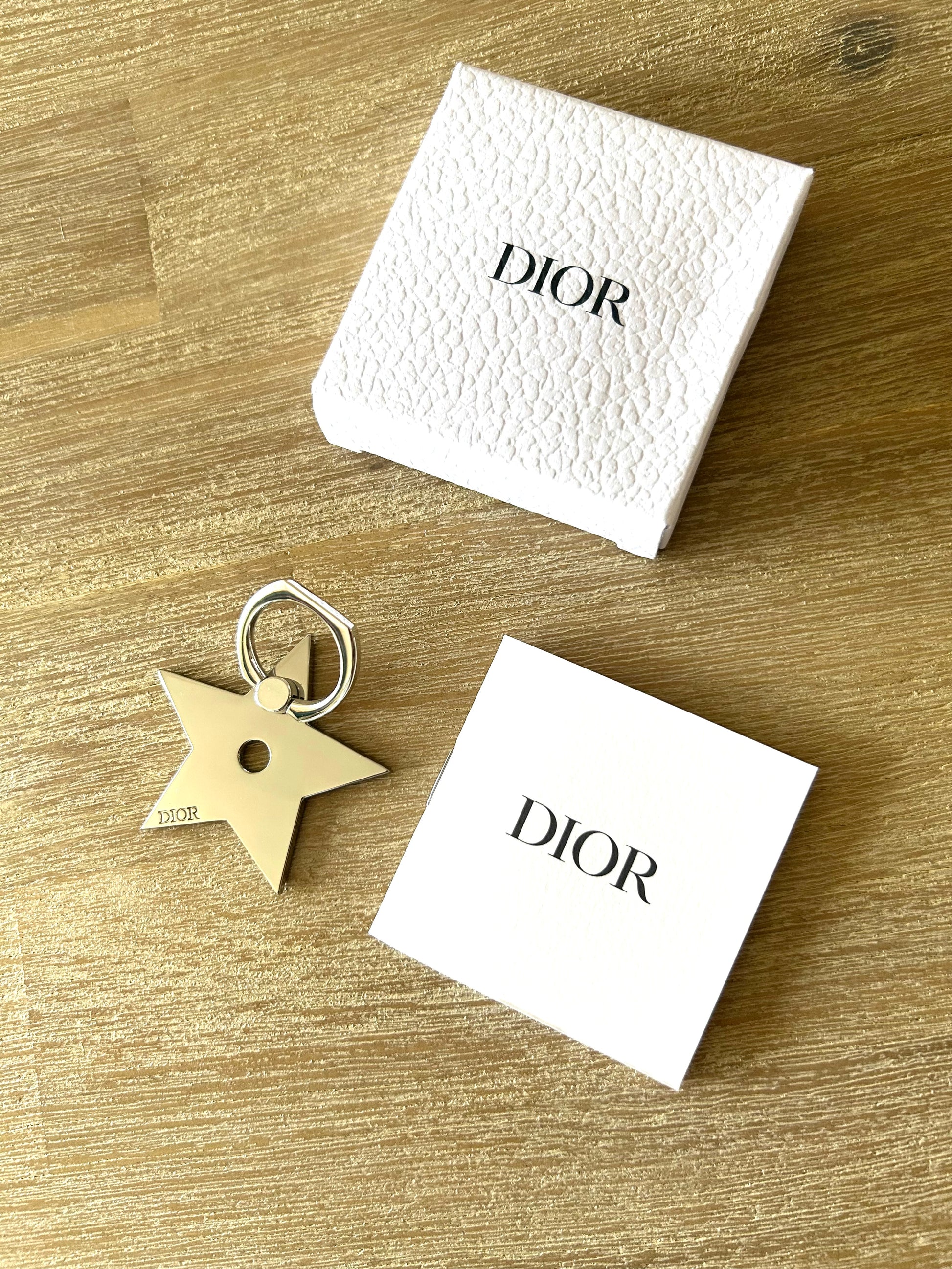 女神節滿額 HKD$3888贈品 - CHRISTIAN DIOR 星星手機支架