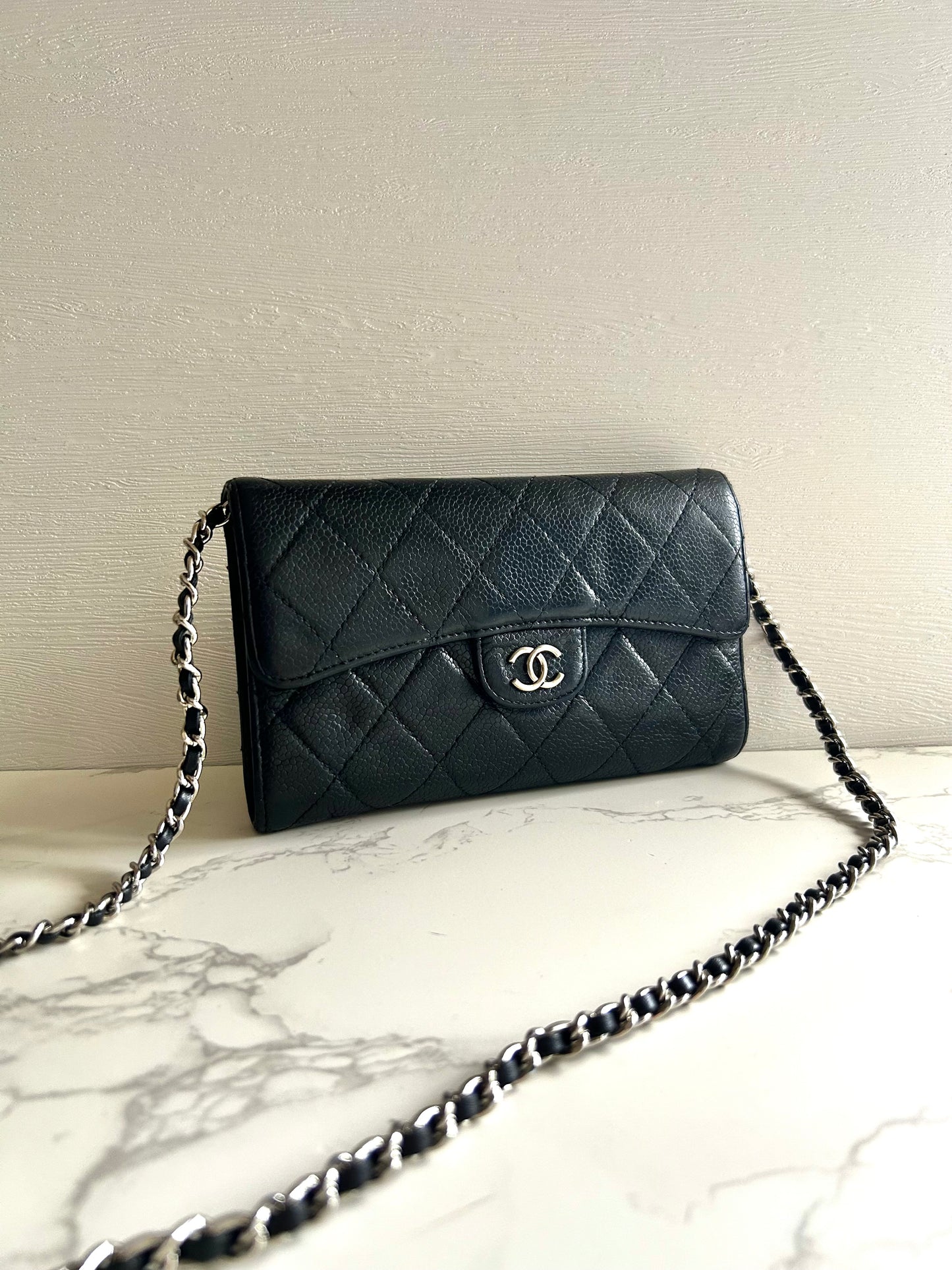 CHANEL 黑色魚子醬皮革長夾錢包/鏈條側背包/斜背包 - 日本中古二手Vintage
