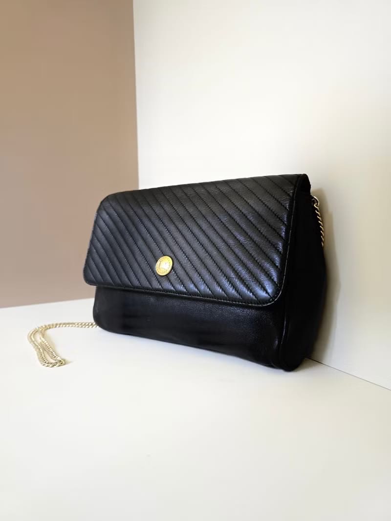 中古二手Celine黑色金徽皮革斜背包/側背包