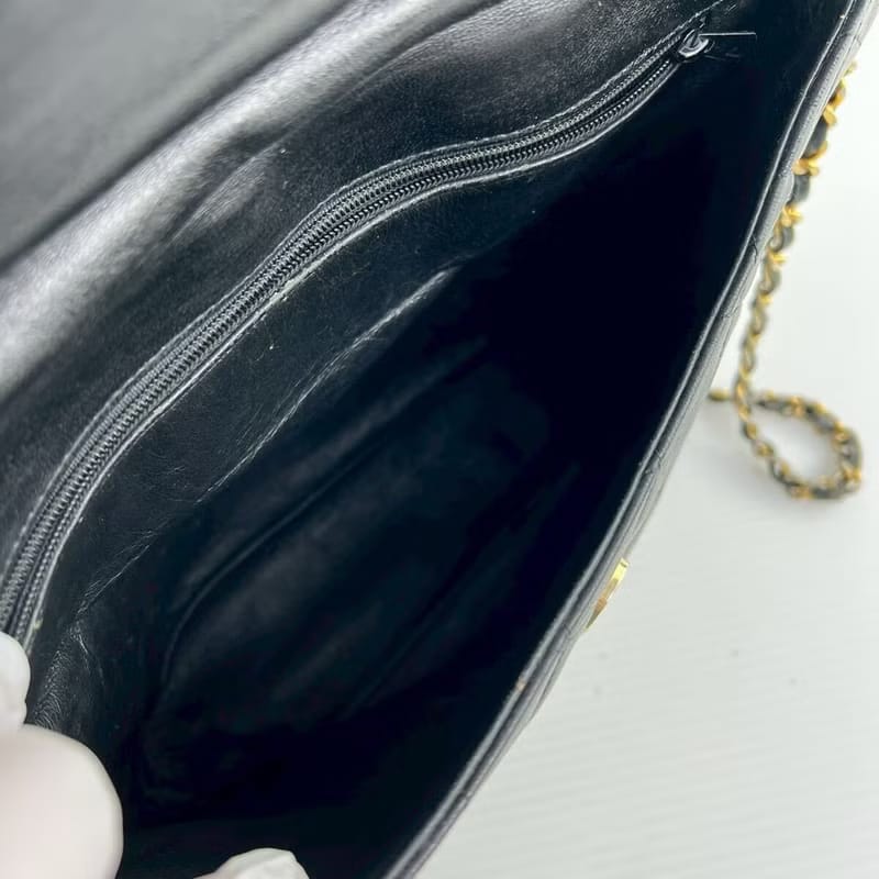 Chanel black tassel flap bag/oblique bag/shoulder bag/side bag