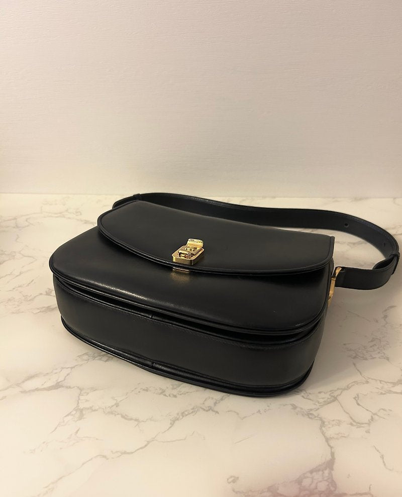 CELINE black leather gold Arc de Triomphe buckle small bag/shoulder bag/side backpack/