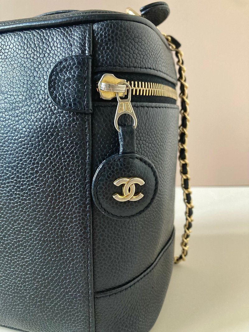 CHANEL 稀有豎版黑色魚子醬皮革Vanity盒子包/側背包/斜背包/手拿包