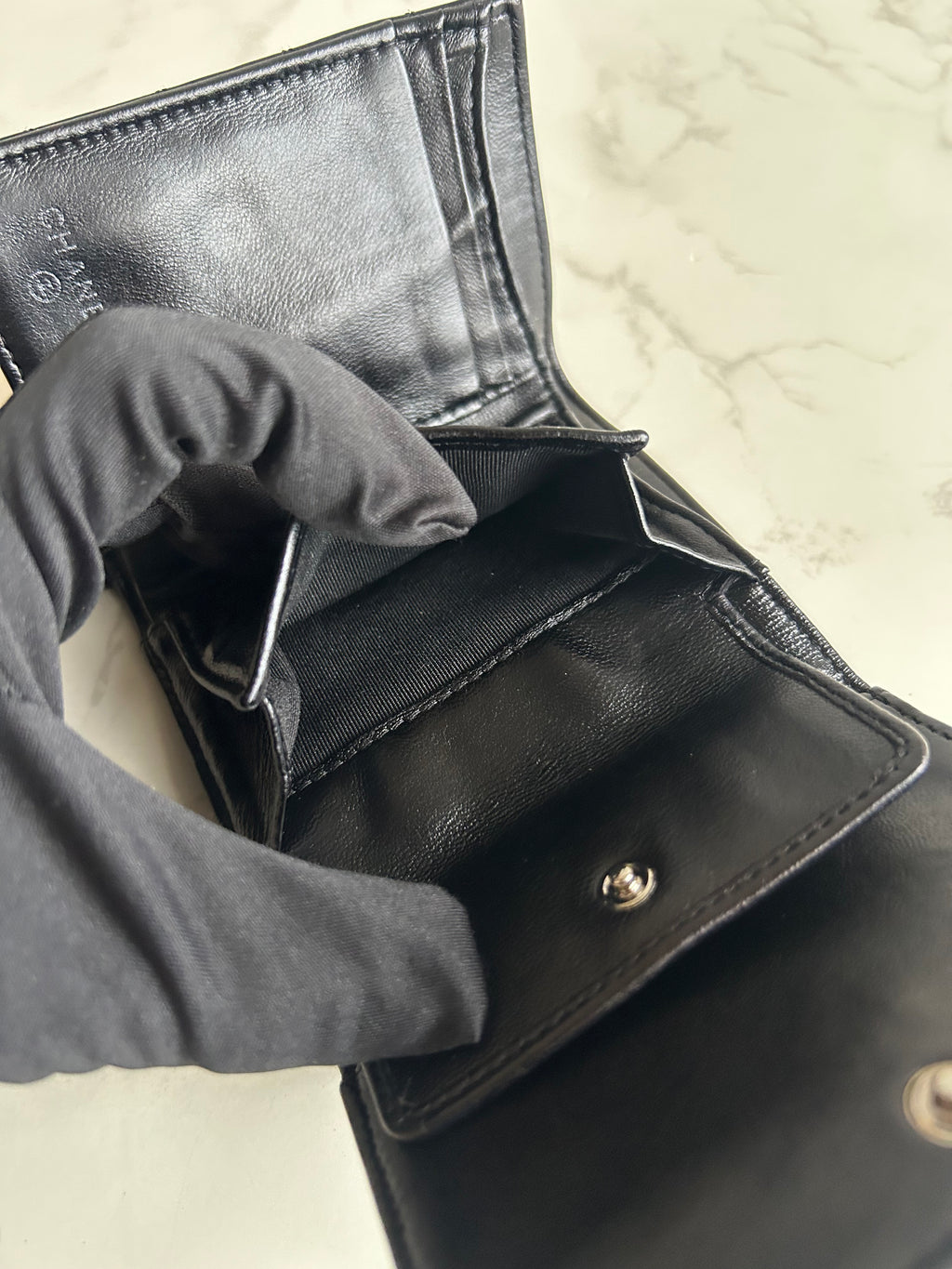 Chanel 黑色Matelasse銀扣皮革短夾 錢包 皮夾