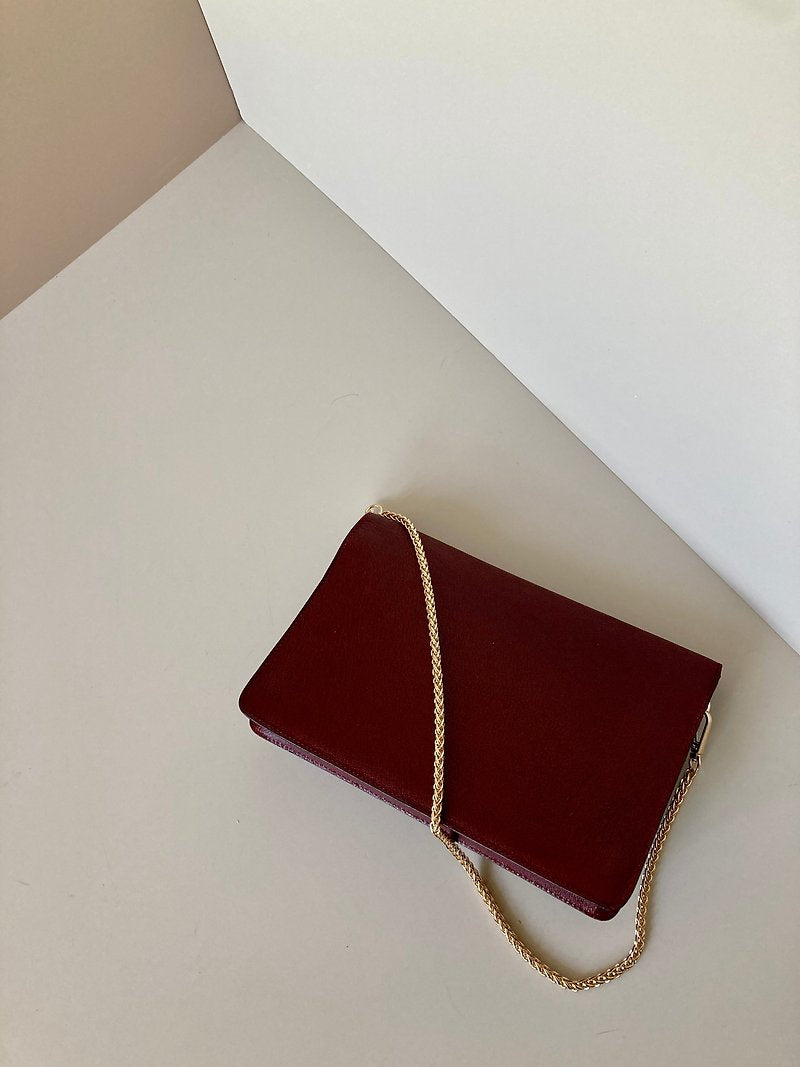 CELINE rare wine red Arc de Triomphe gold buckle envelope small bag/side backpack/underarm bag