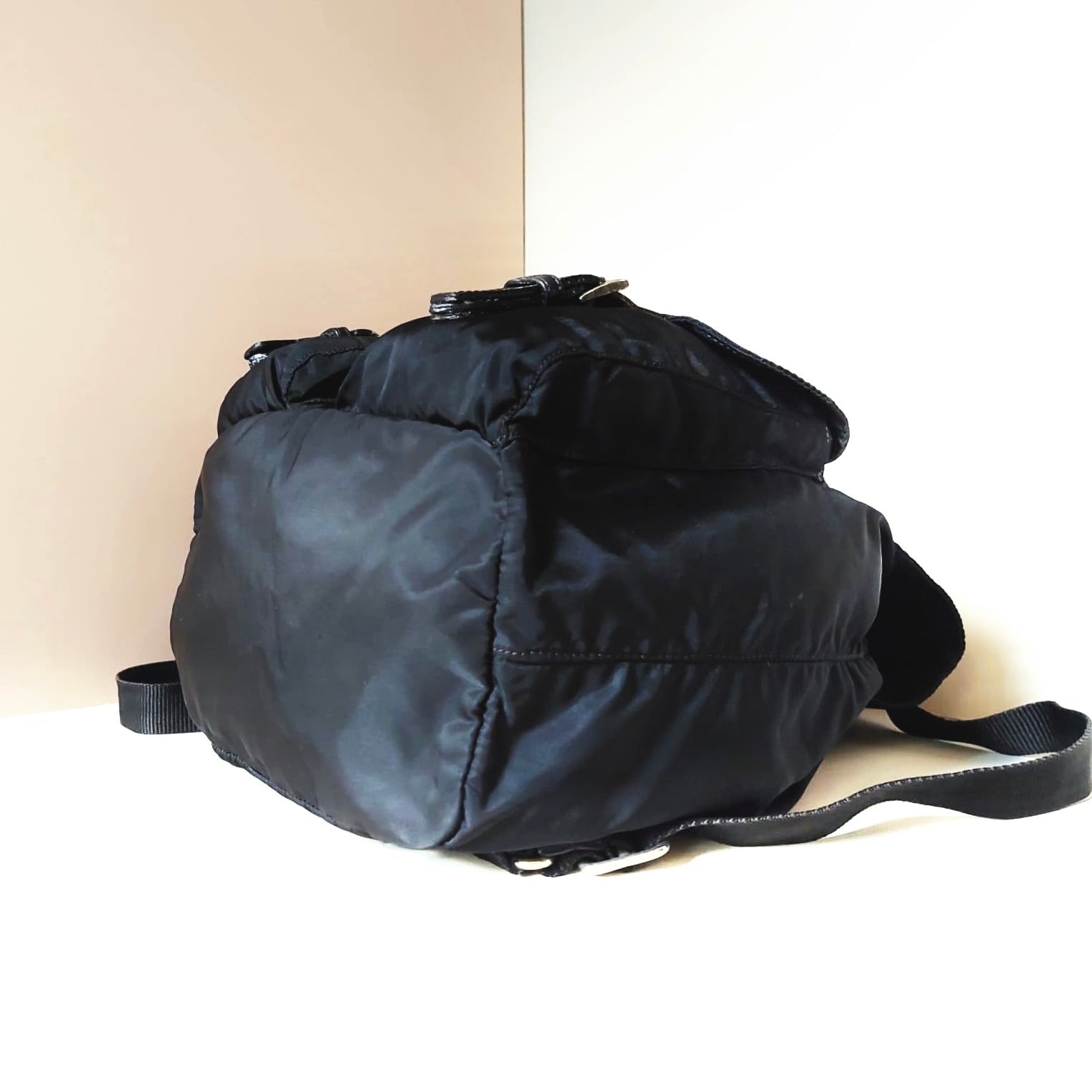 PRADA black silver triangle classic nylon men's and women's backpack/backpack