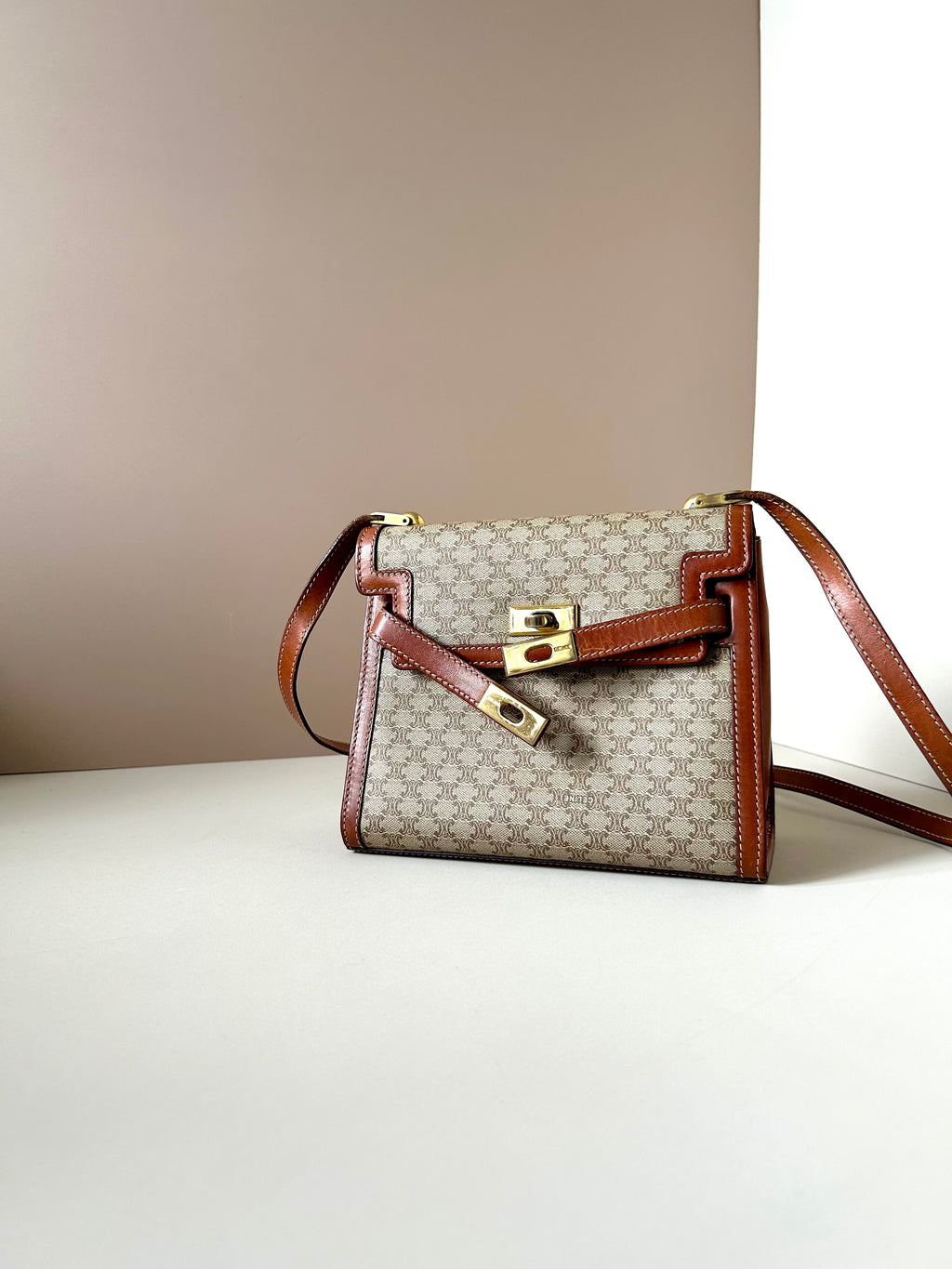 CELINE rare beige old flower Kelly box small bag/side bag/oblique bag