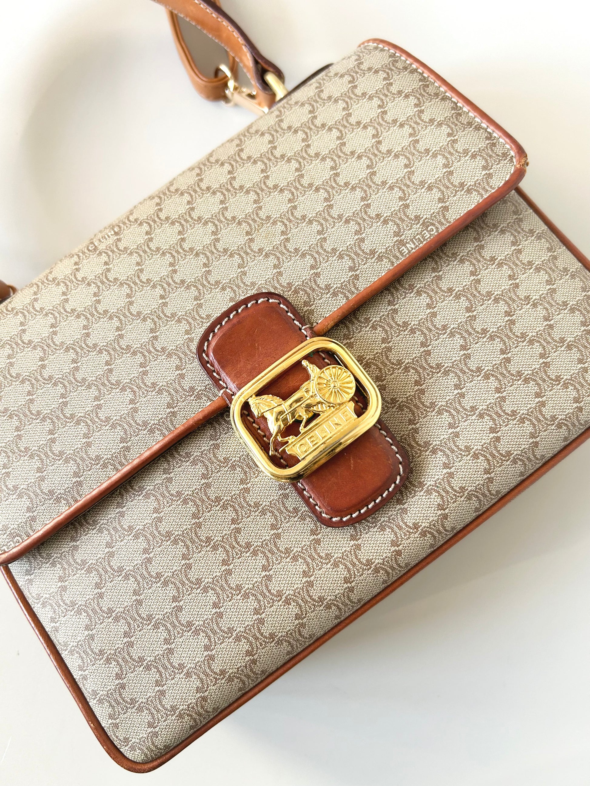 CELINE rare gold carriage old flower leather Kelly side bag / crossbody bag / handbag
