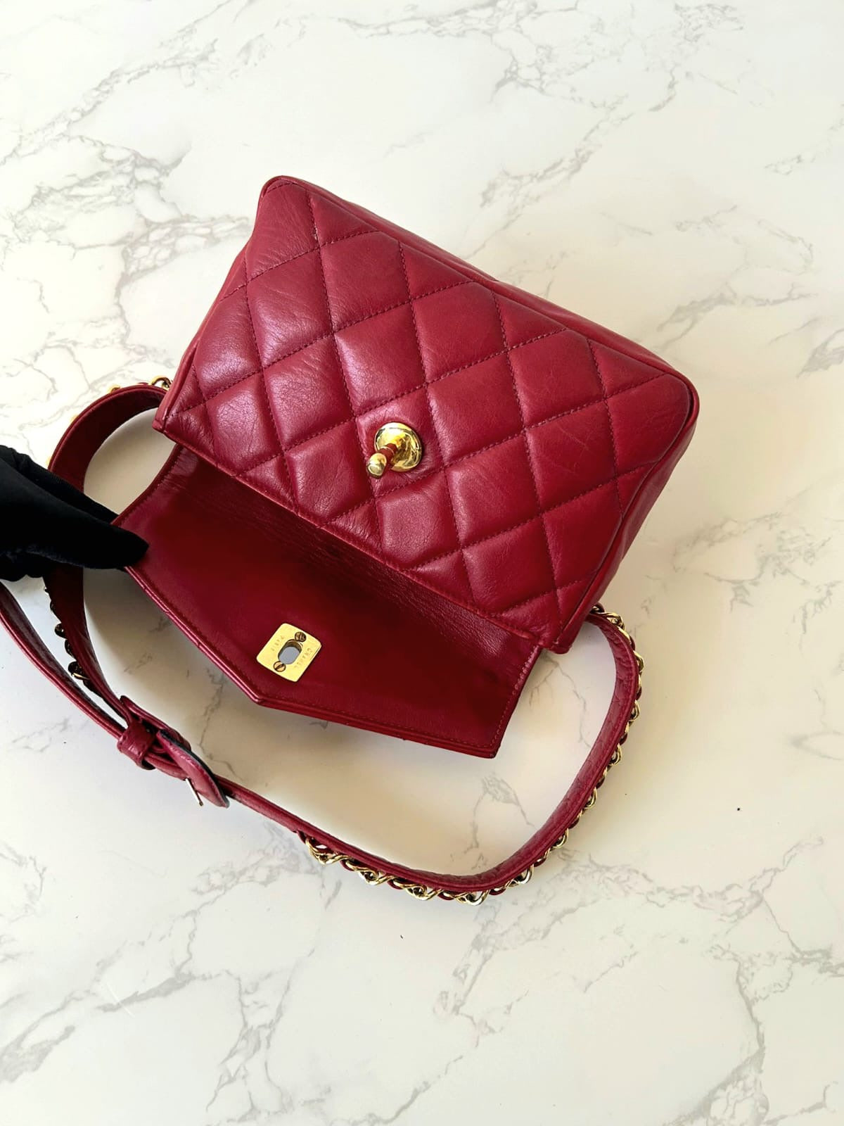 CHANEL Rare Red Matelassé Gold Turnlock Two-way Bag/Waist Bag/Shoulder Bag/Clutch