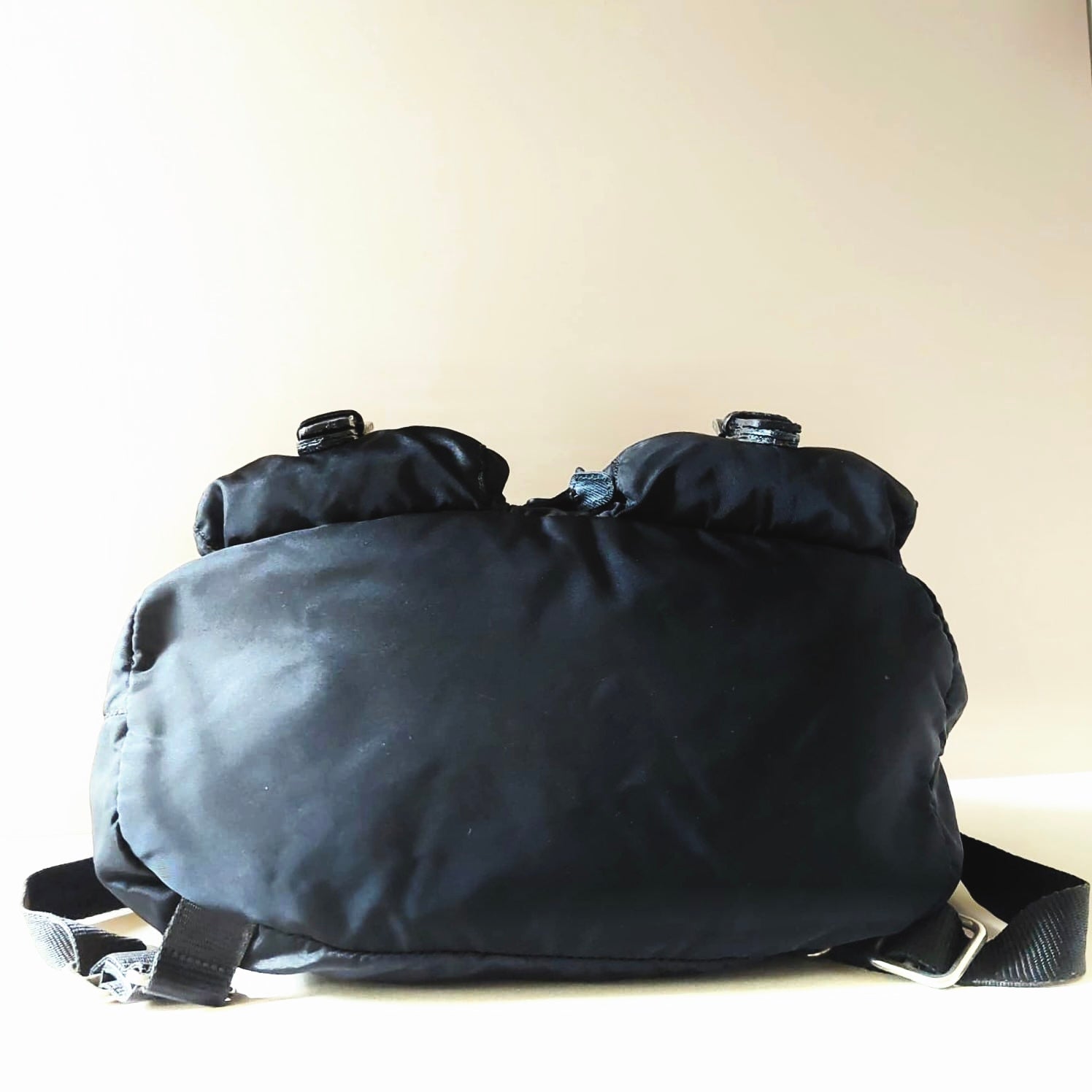 PRADA 黑色銀三角經典尼龍男女後背包/雙肩包