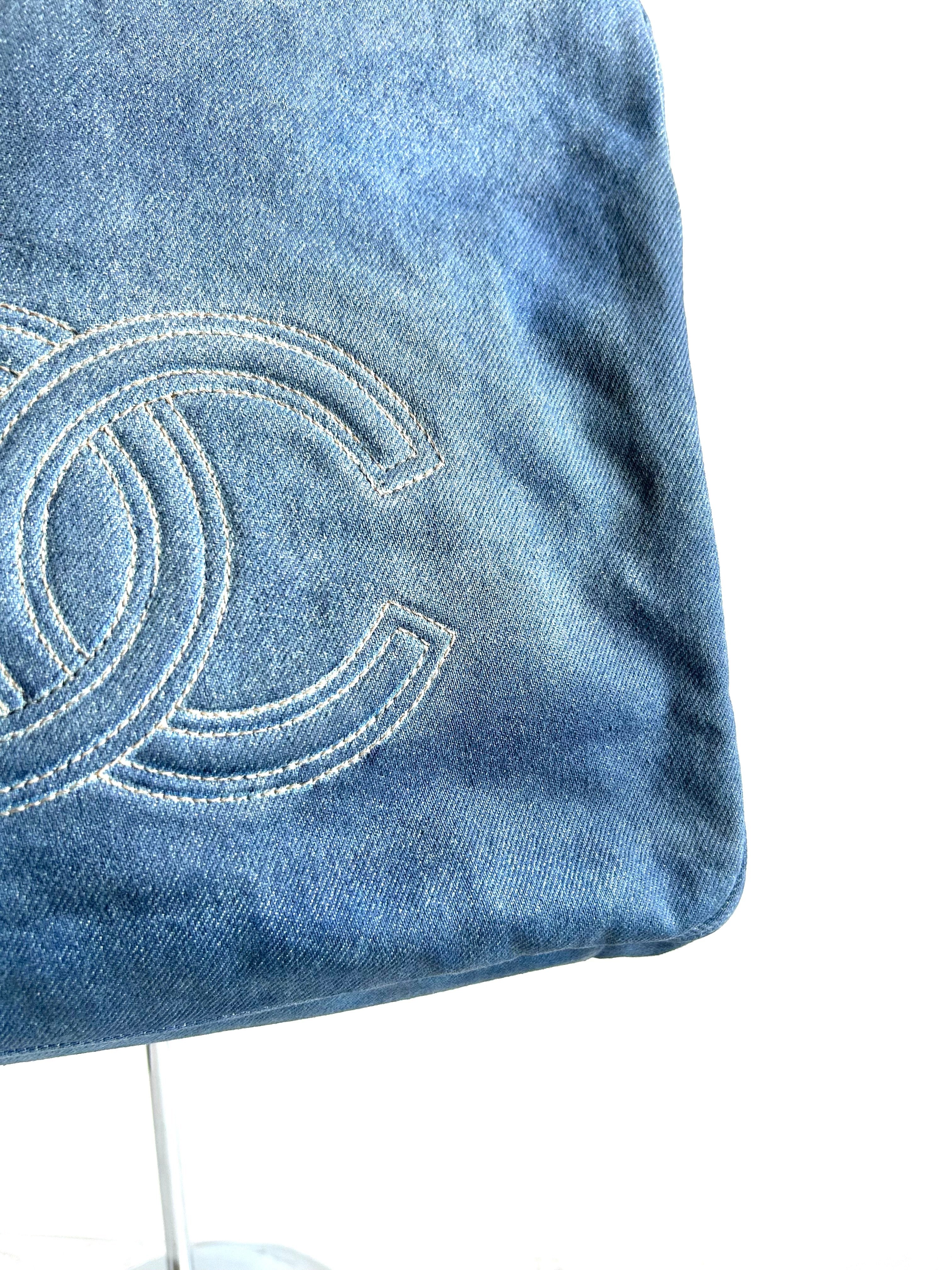 Rare CHANEL denim tortoise shell handle tote bag/handbag