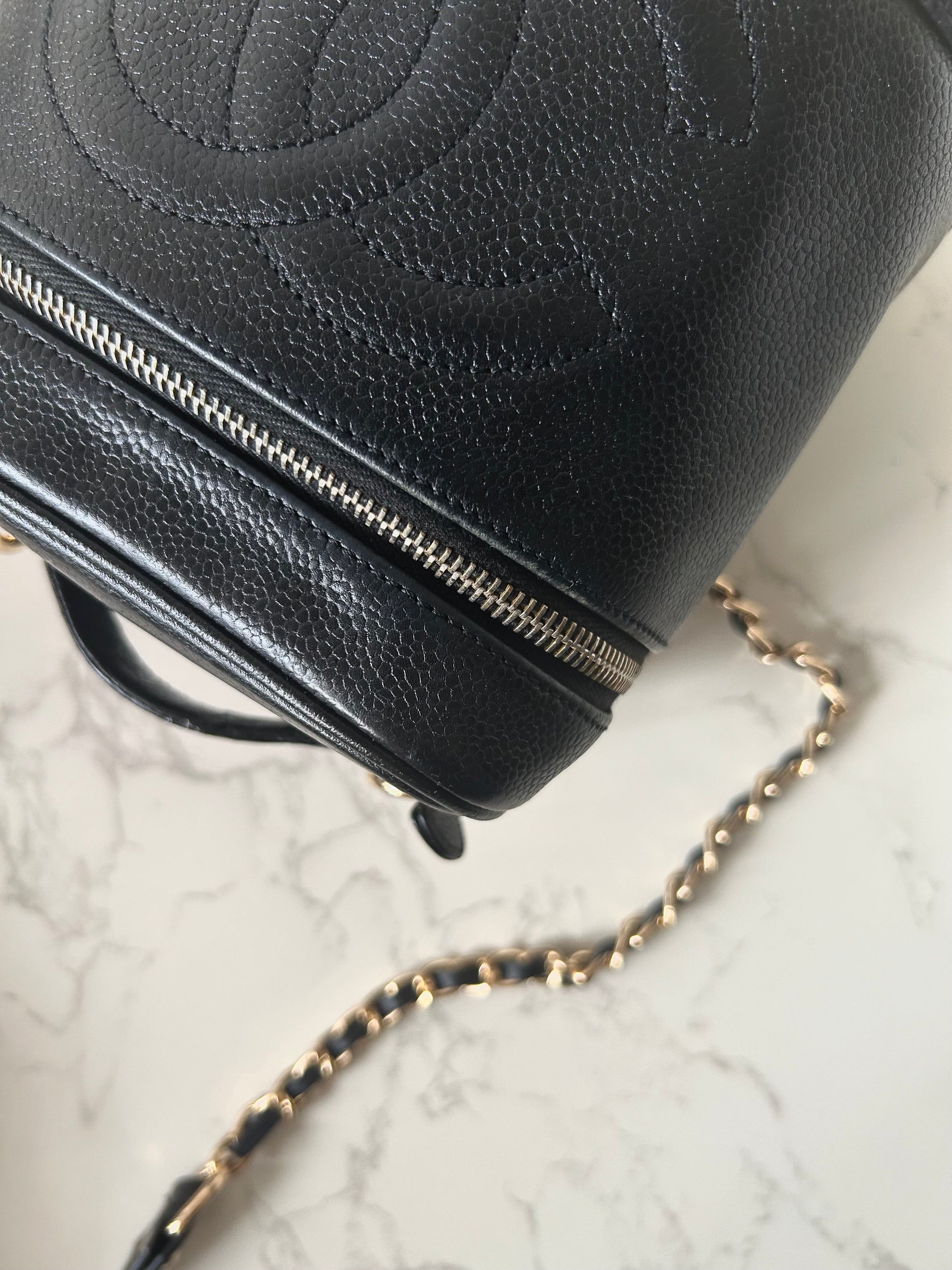 CHANEL Rare Vertical Black Caviar Leather Vanity Box Bag/Side Bag/Messenger Bag/Clutch Bag