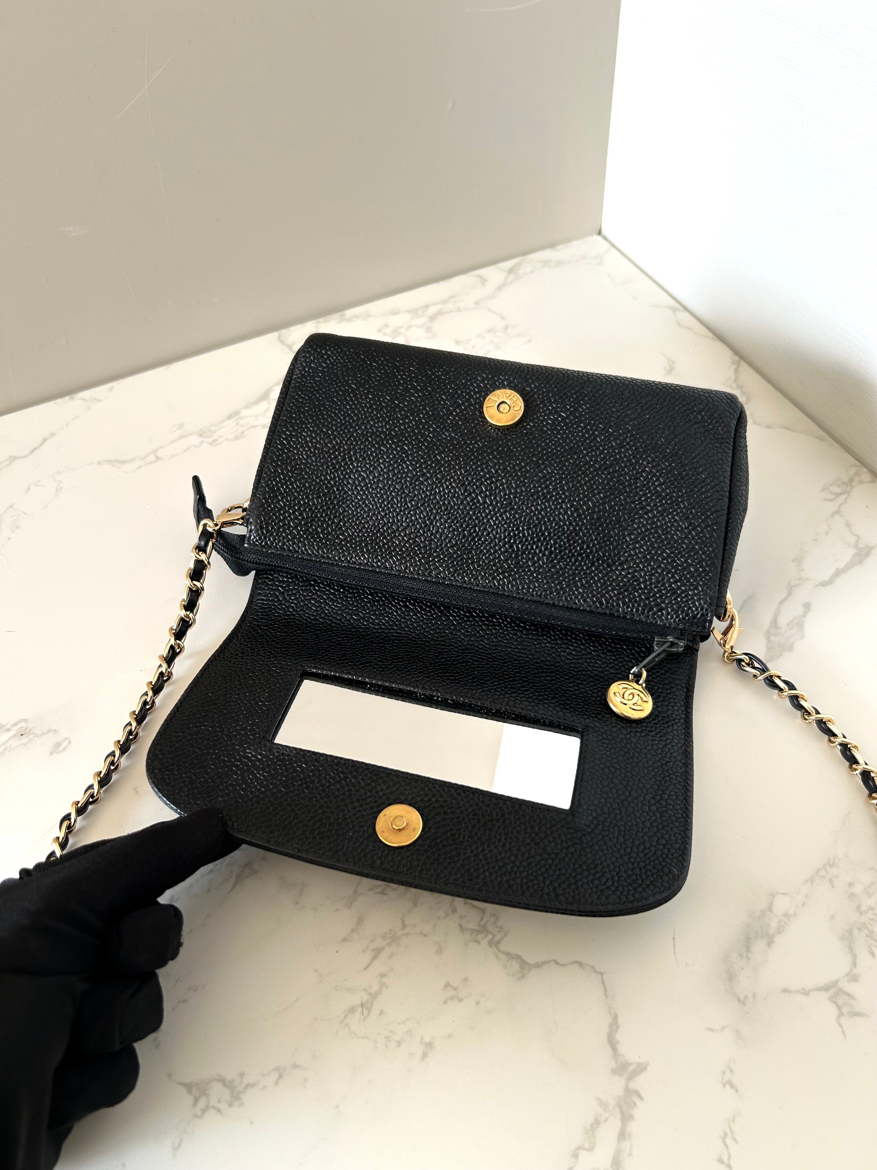 CHANEL Rare Black Caviar with Mirror WOC/Side Bag/Messenger Bag