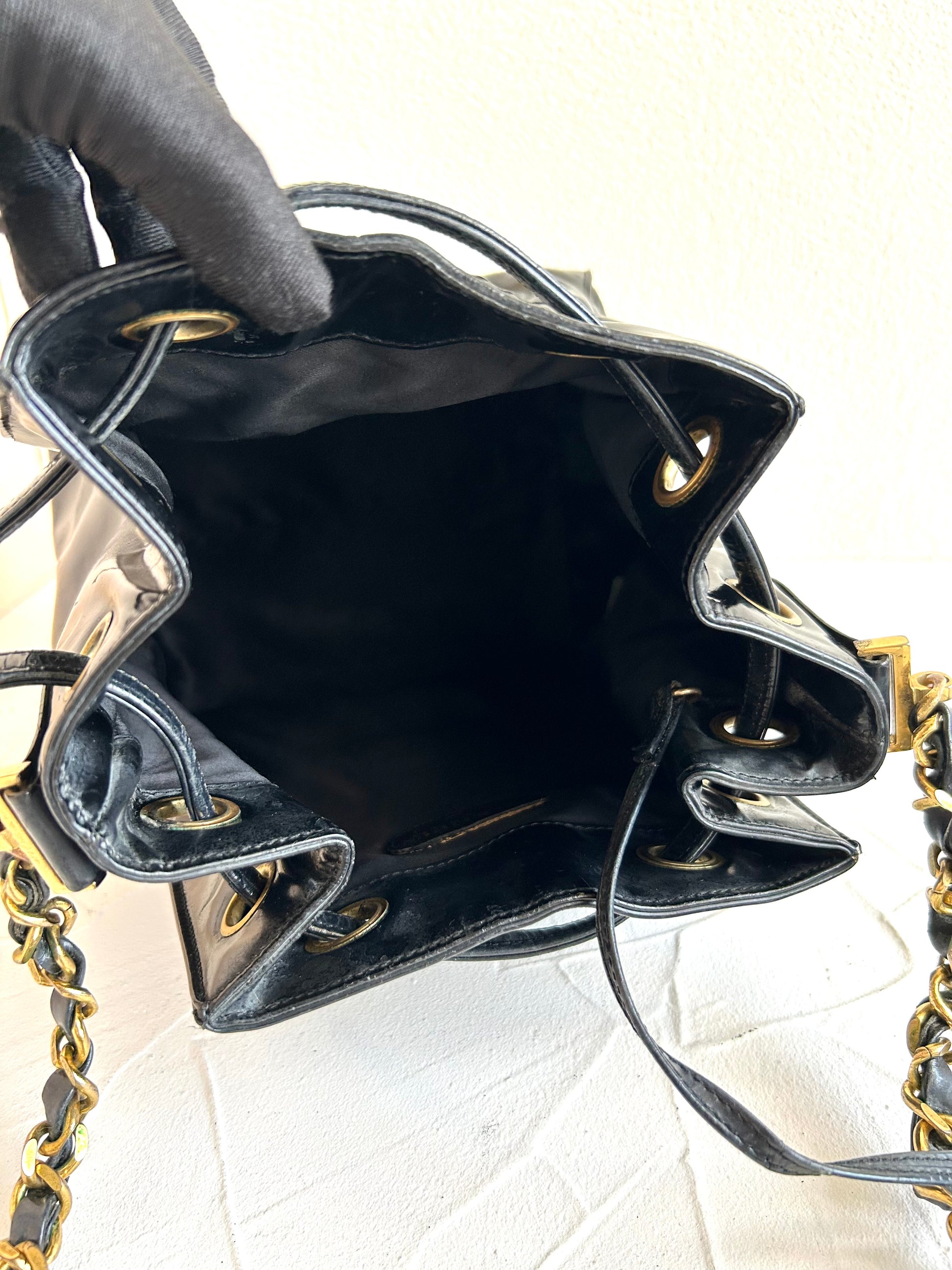 中古二手Chanel黑色漆皮皮革水桶親子小包單肩包/側背包/斜背包