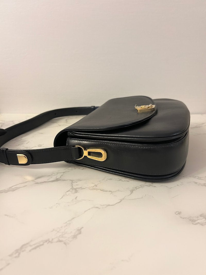 CELINE black leather gold Arc de Triomphe buckle small bag/shoulder bag/side backpack/