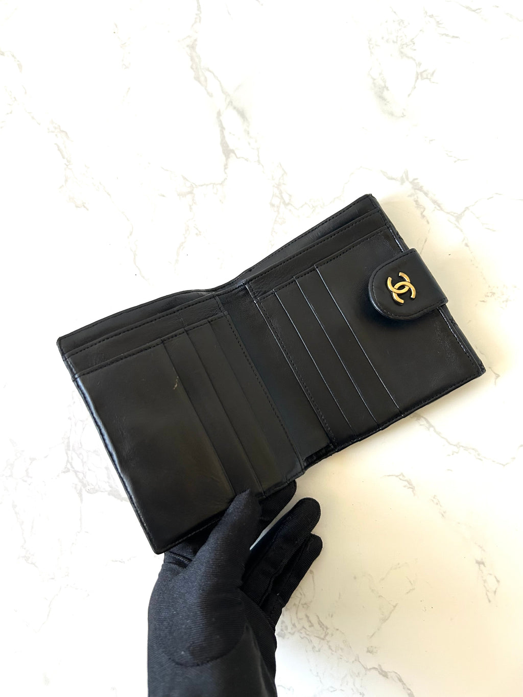 CHANEL 稀有雙面黑色小羊皮革金標短夾/錢包