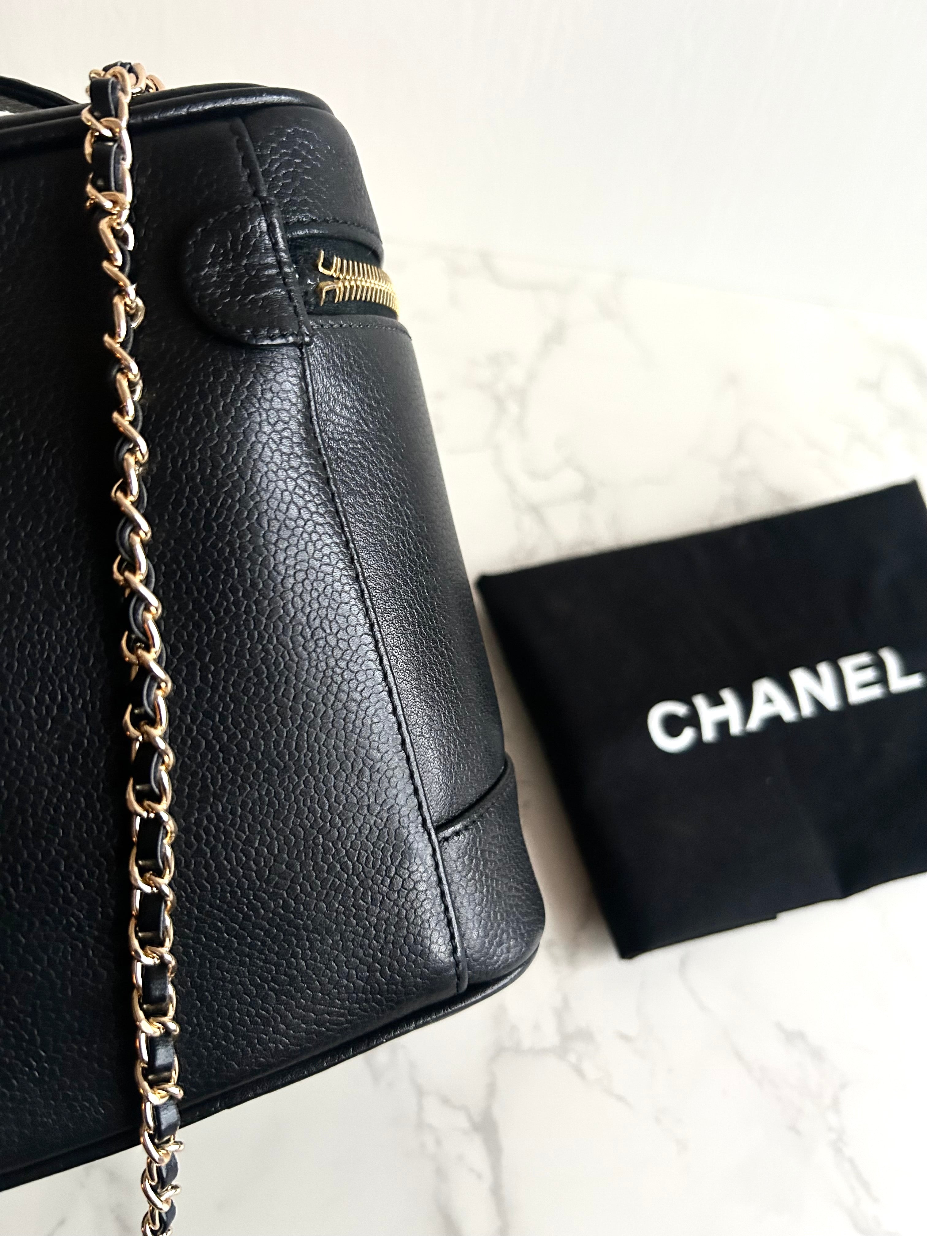 Chanel黑色金扣魚子醬Vanity盒子包/斜背包/側背包/單肩包