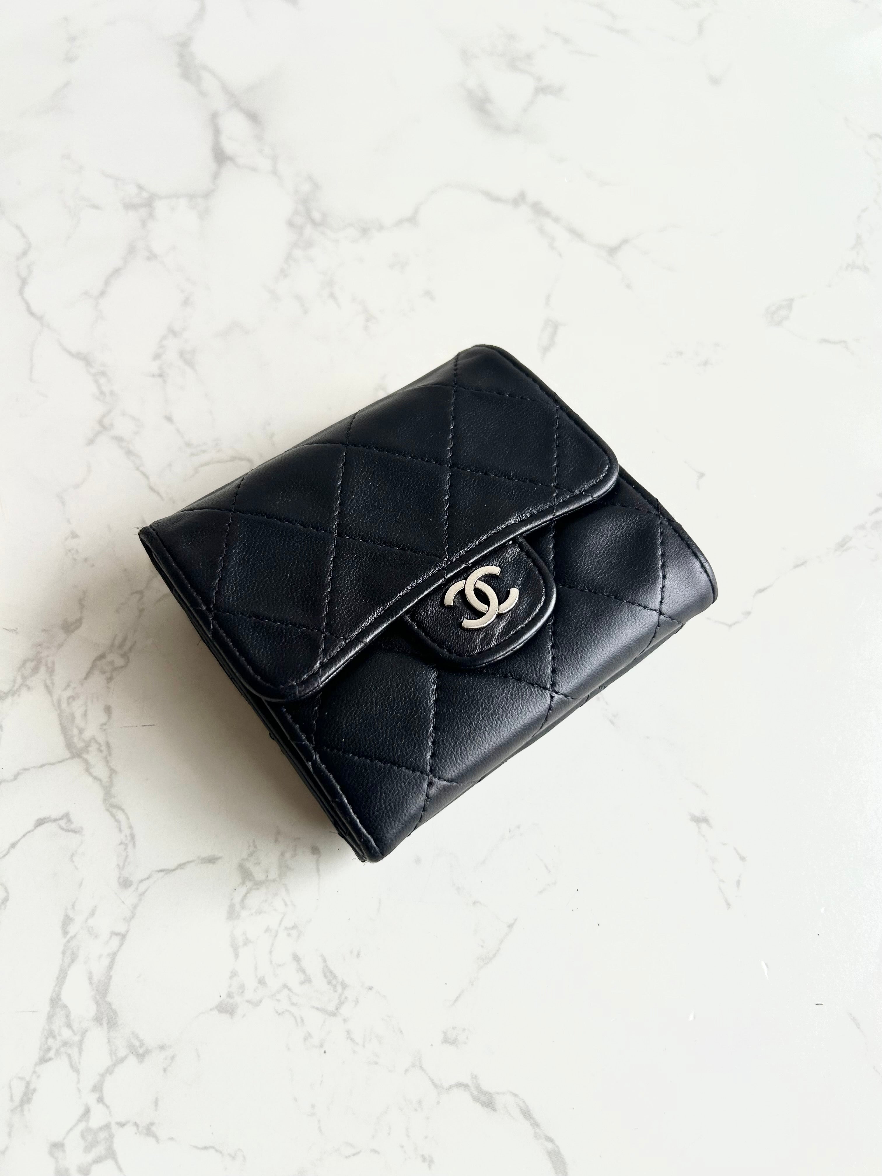Chanel雙面黑銀色小羊皮革短夾 皮夾 錢包 中夾