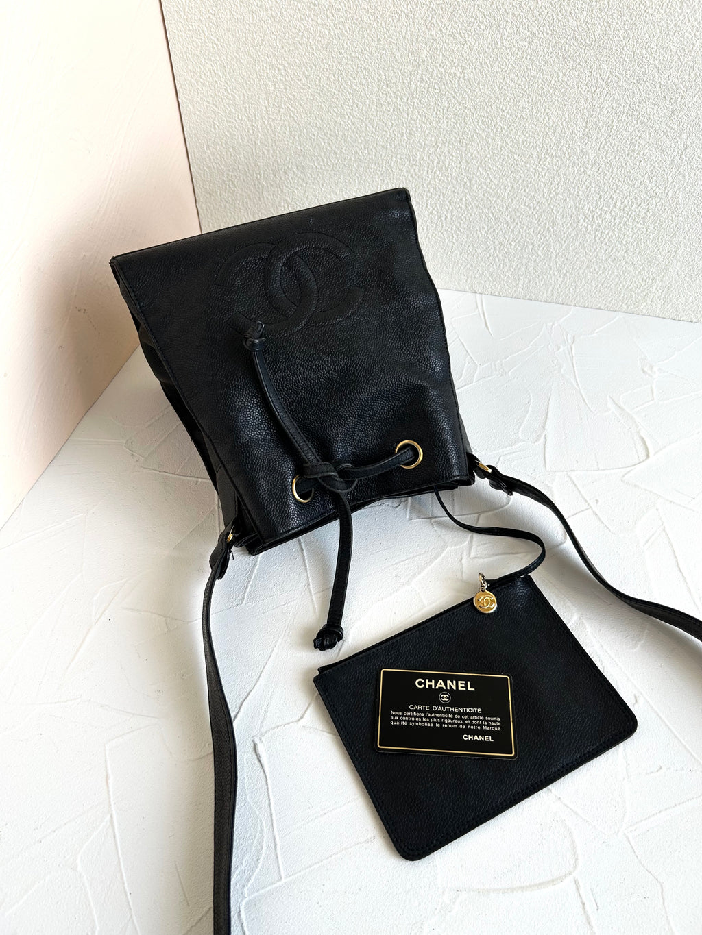 Second-hand Chanel black caviar leather bucket bag/side bag/crossbody bag