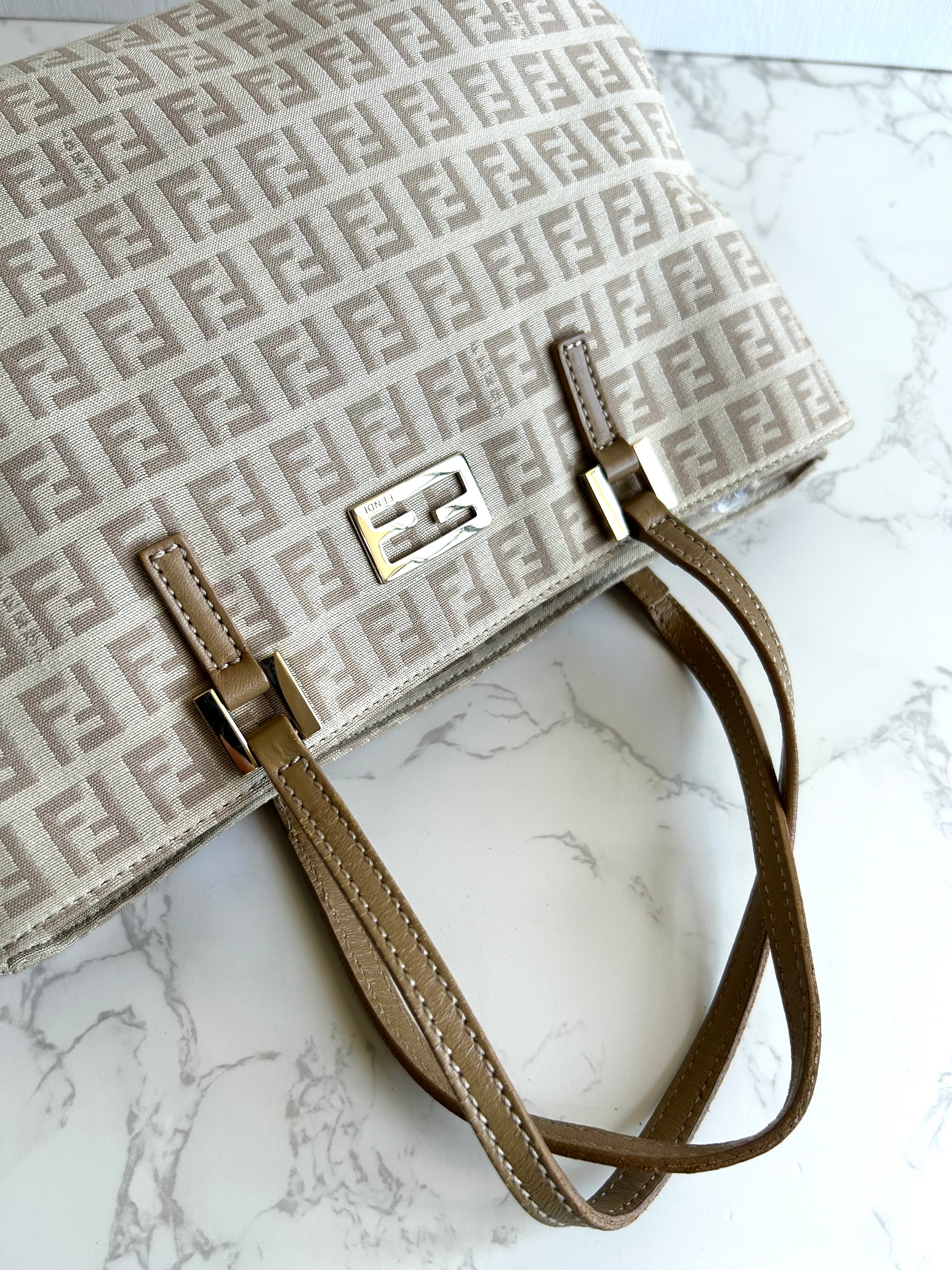 FENDI Zucchino Milk Tea Color Monochrome Tote Bag/Side Bag
