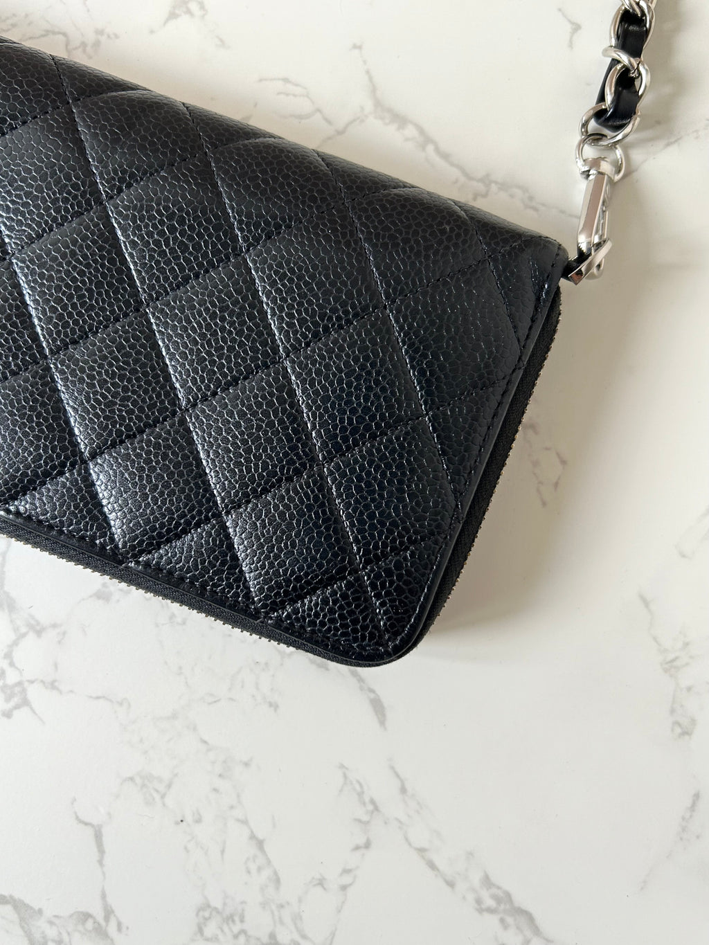 CHANEL black silver buckle caviar leather zipper side bag/crossbody bag/long clip/wallet