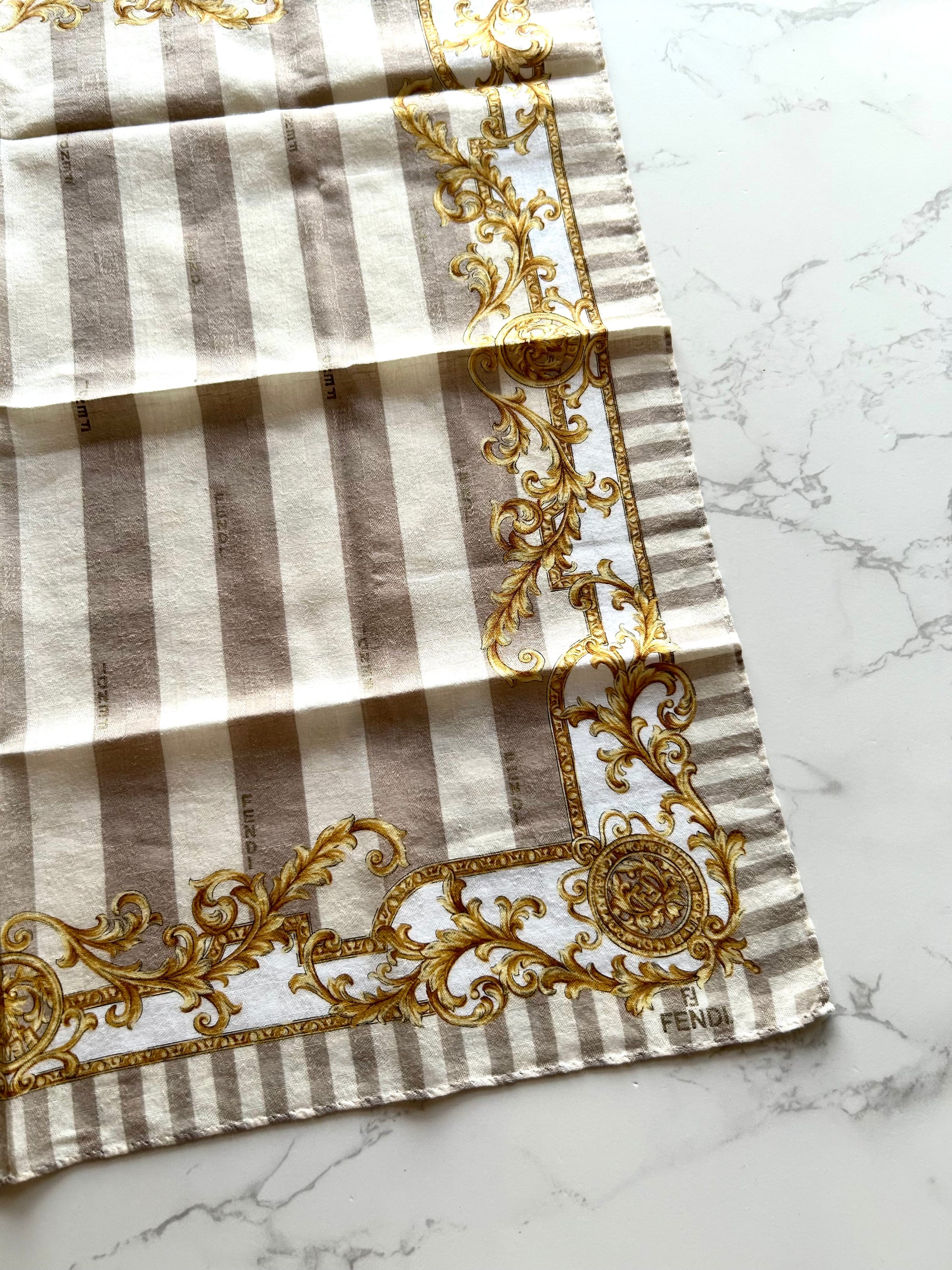 DIOR / FENDI中古方型絲巾（約46x46cm)或配件（隨機款式）· 新春禮品