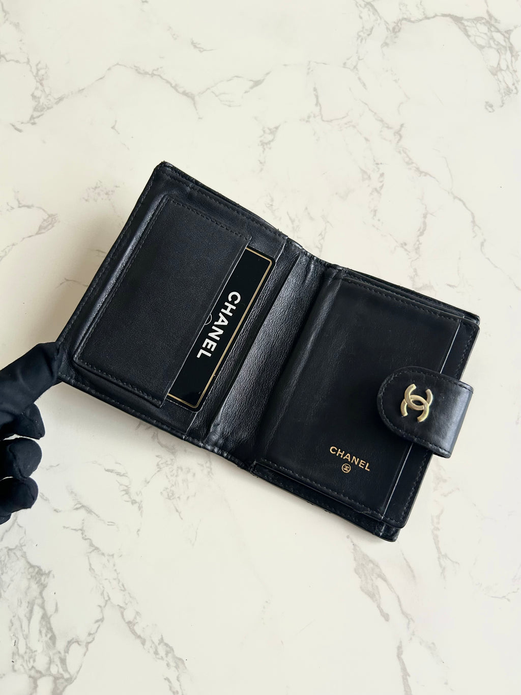 Chanel 黑色Matelassé小羊皮革口金中夾/銀包/短夾