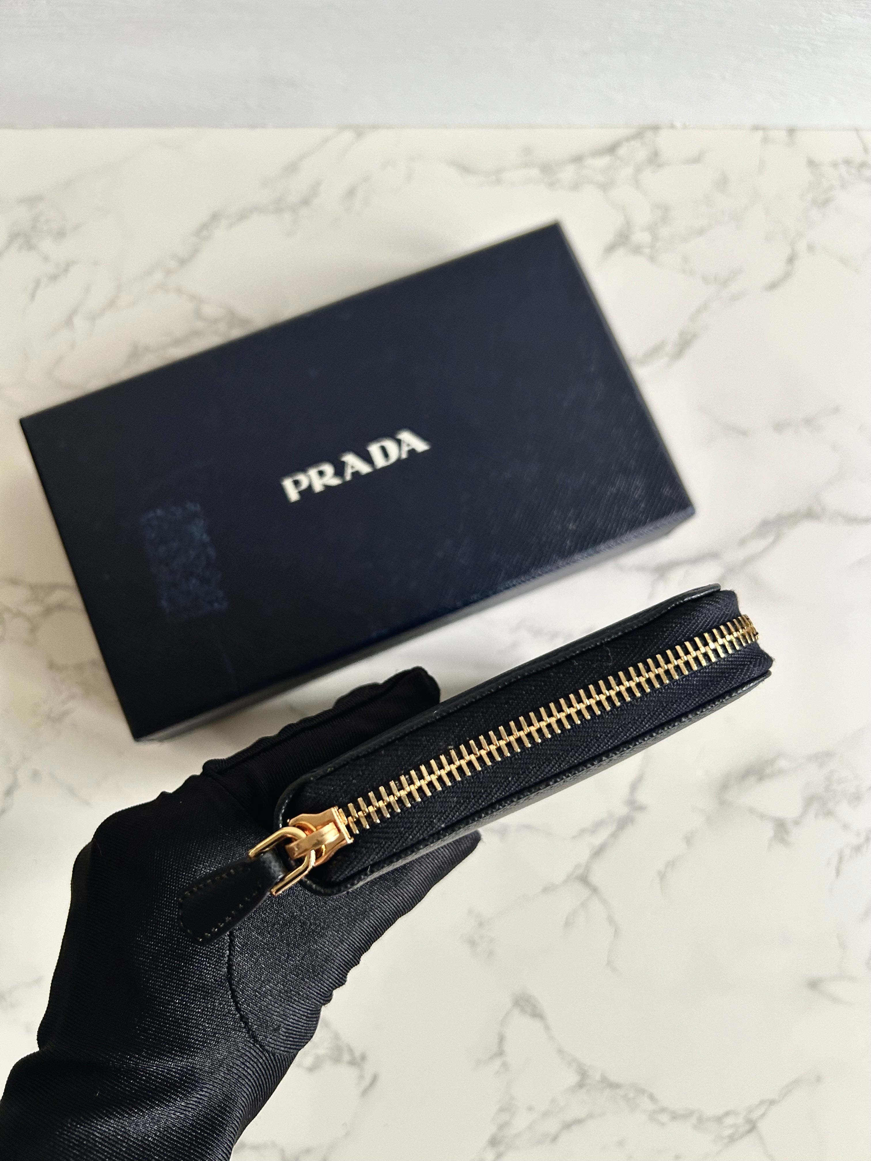 PRADA black gold triangle cowhide leather zipper long wallet/wallet/purse