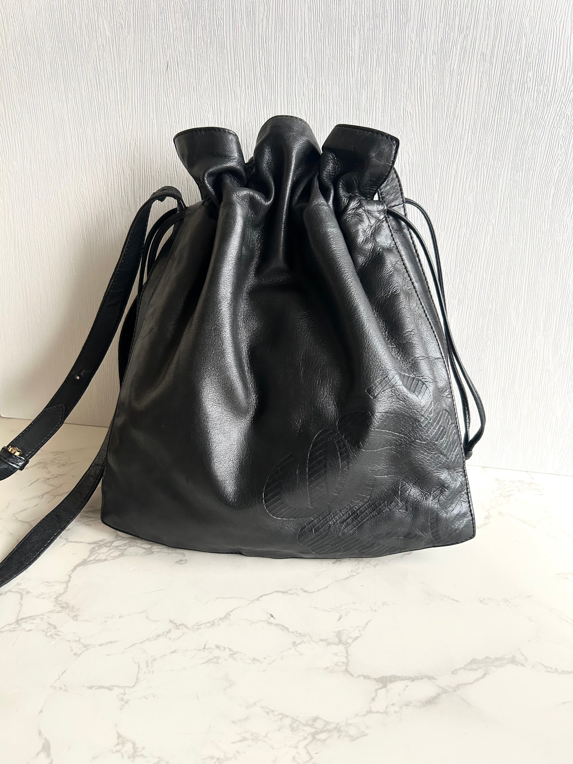 Loewe 黑色納帕皮革抽繩包 側背包 斜背包