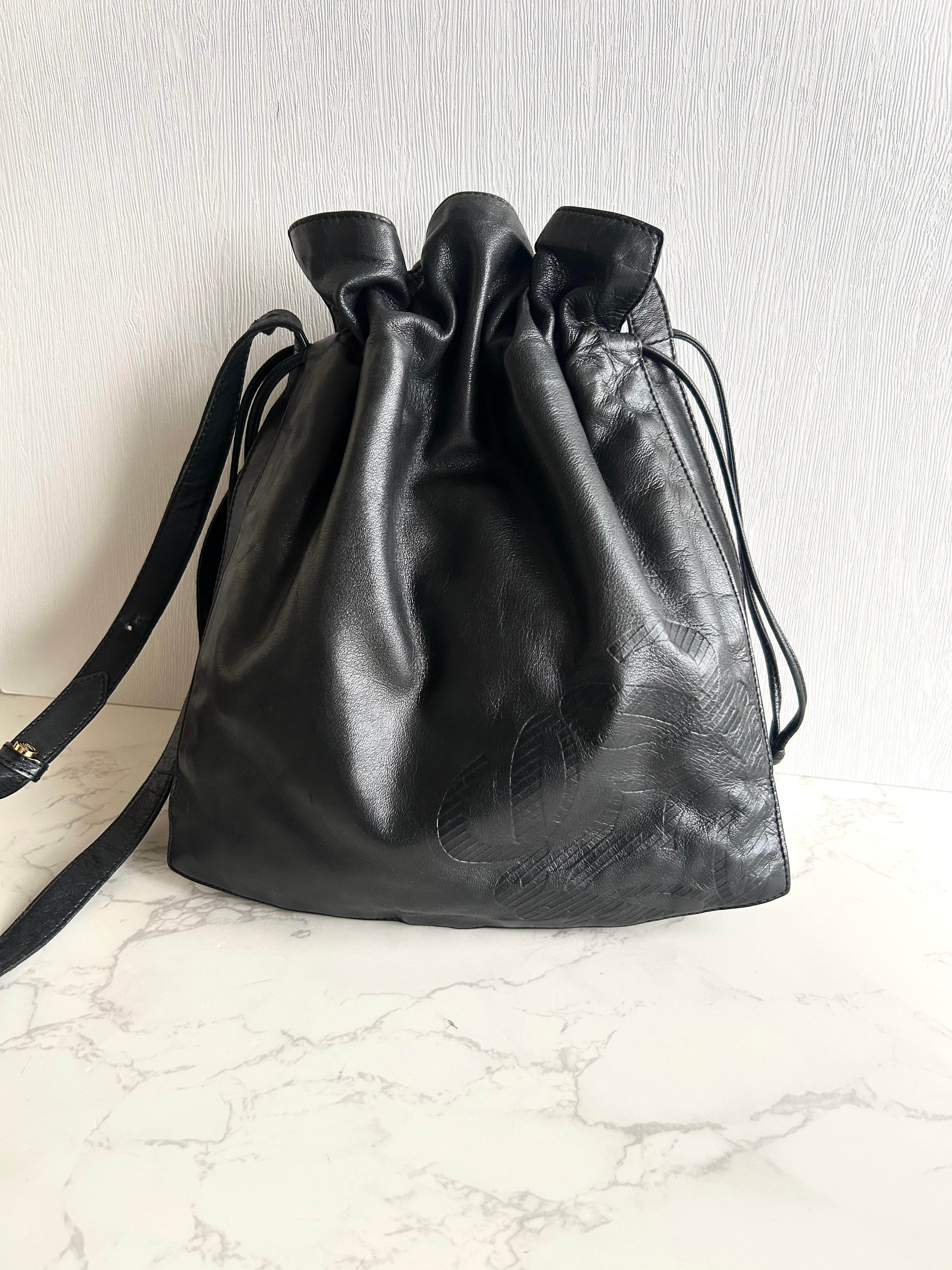 Loewe 黑色Anagram納帕皮革水桶包 側背包 斜背包