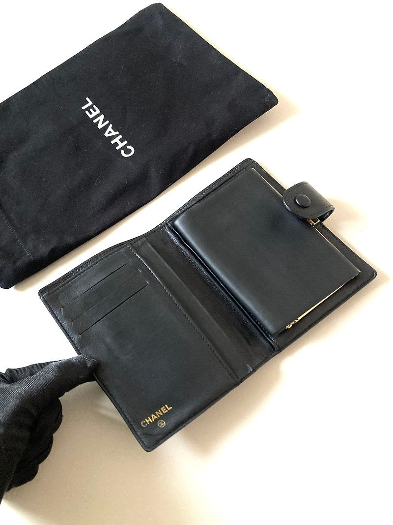 CHANEL rare black caviar cowhide large gold buckle leather short wallet / small wallet / wallet