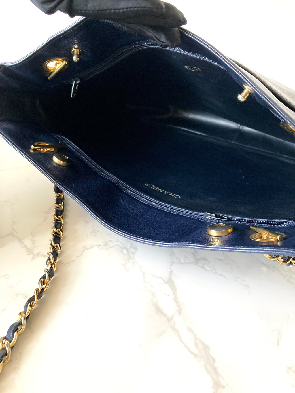 CHANEL Metalasse Black x Gold Chain Tote Bag
