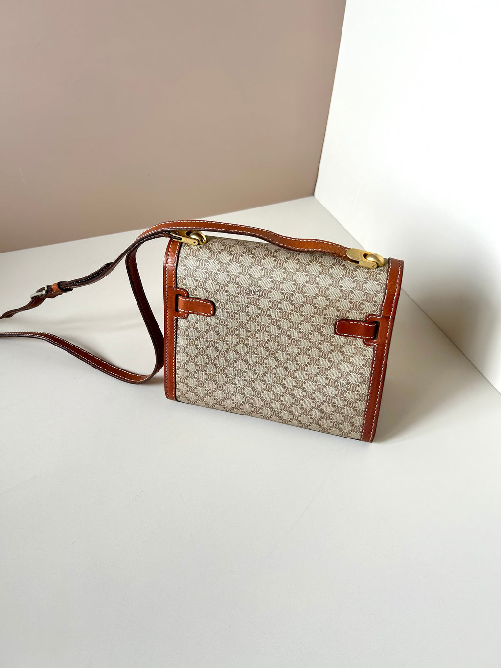 CELINE rare beige old flower Kelly box small bag/side bag/oblique bag