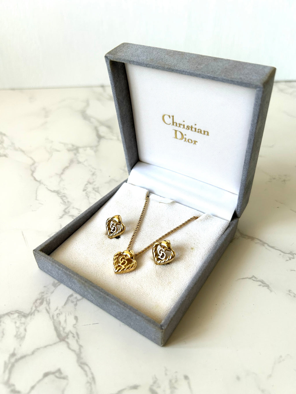 CHRISTIAN DIOR Comes in original box - Gold spiral heart necklace + earrings jewelry set