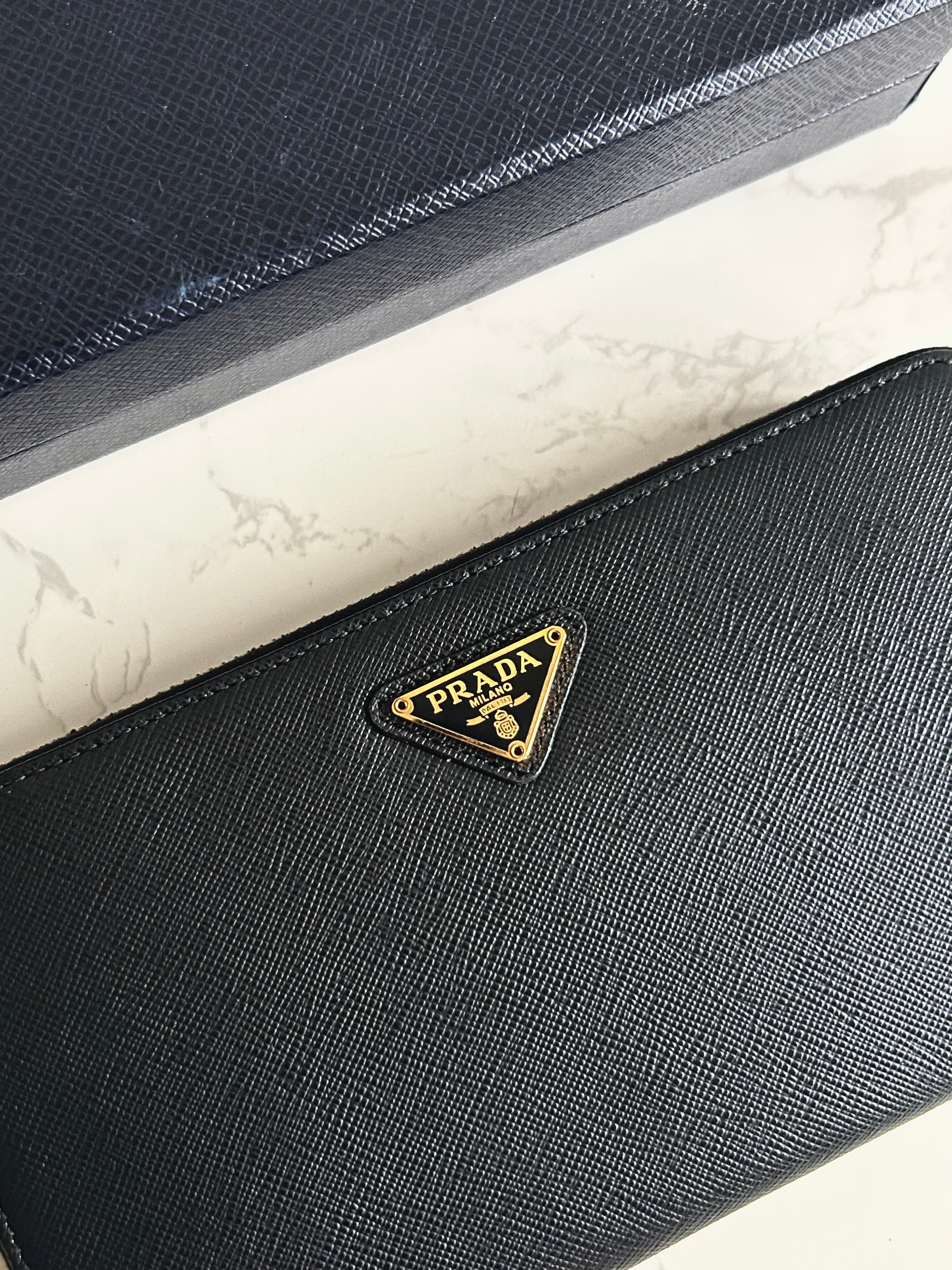 PRADA black gold triangle cowhide leather zipper long wallet/wallet/purse