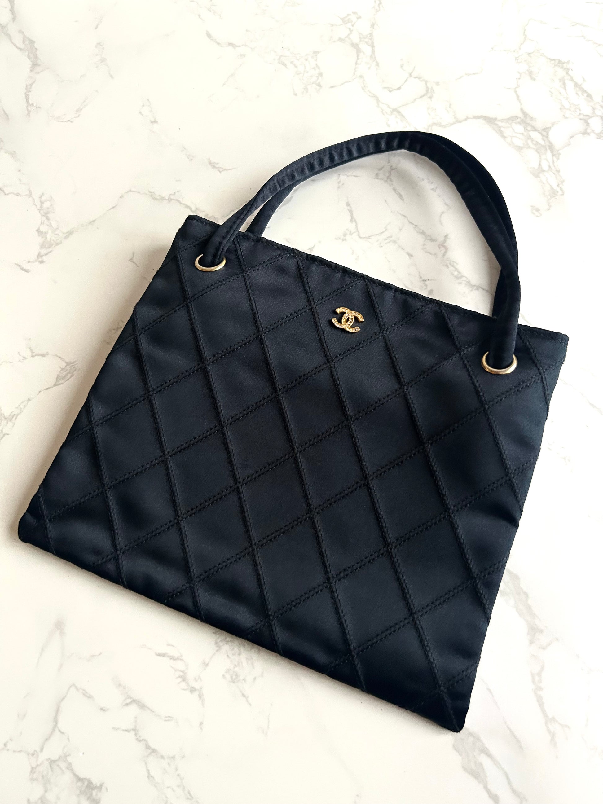 稀有Chanel中古絲絹黑色Matelassé水鑽托特包