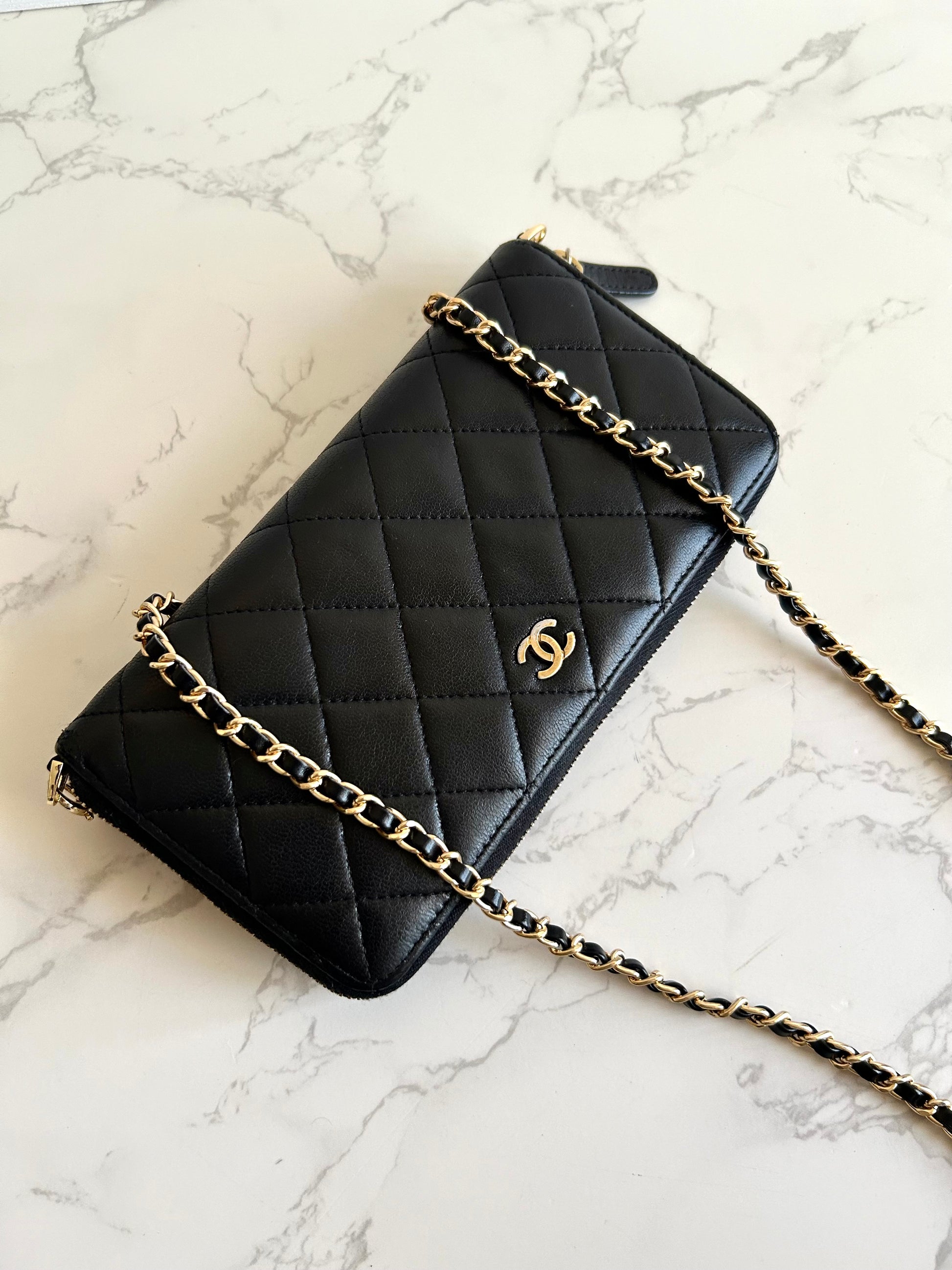 CHANEL Black Gold Buckle Lambskin WOC Side Bag/Messenger Bag/Long Wallet