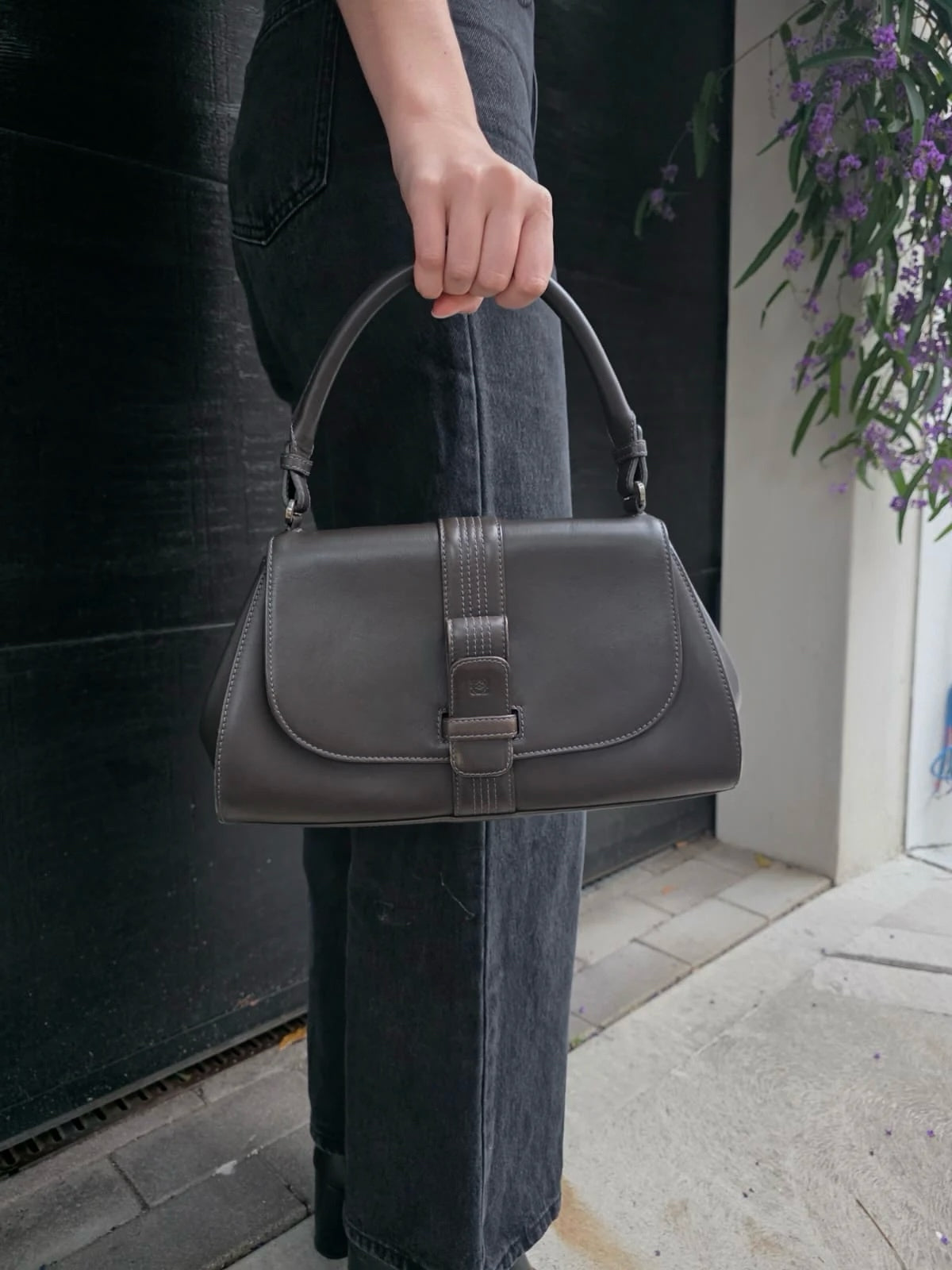 稀有Loewe焦茶色全皮Anagram Flap腋下包/側背包