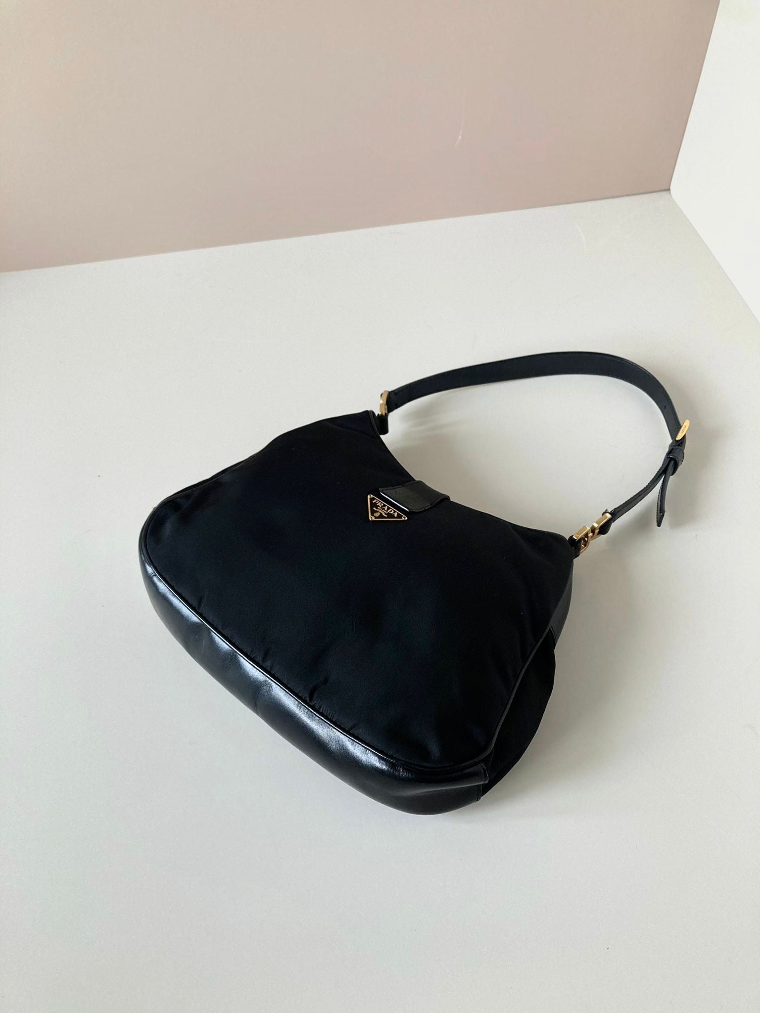 PRADA Black Gold Triangle Hobo Underarm Shoulder Bag/Underarm Bag/Side Bag