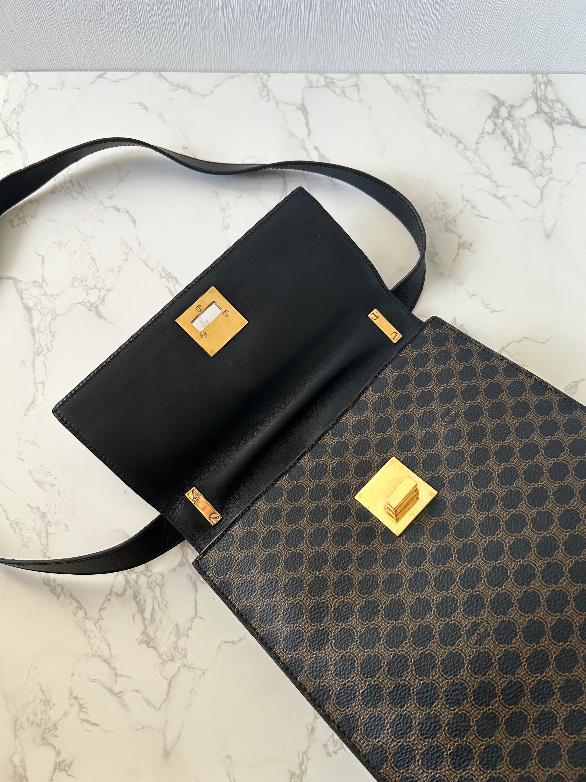 CELINE rare black old flower gold rotating buckle leather Kelly side bag / oblique bag