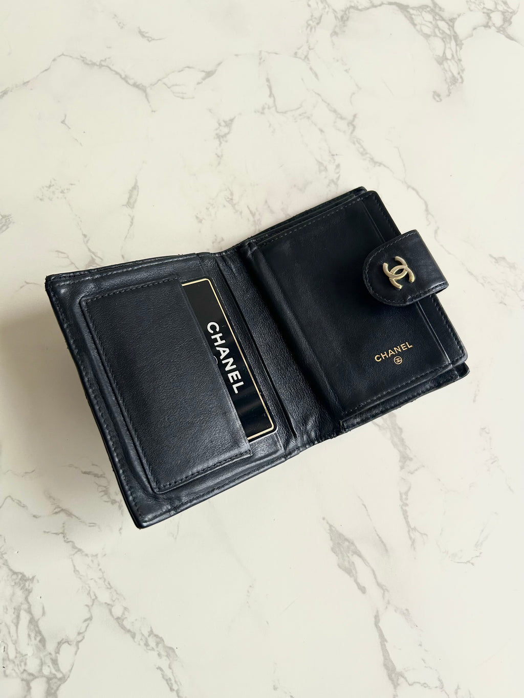 Chanel 黑色Matelassé小羊皮革口金中夾/銀包/短夾