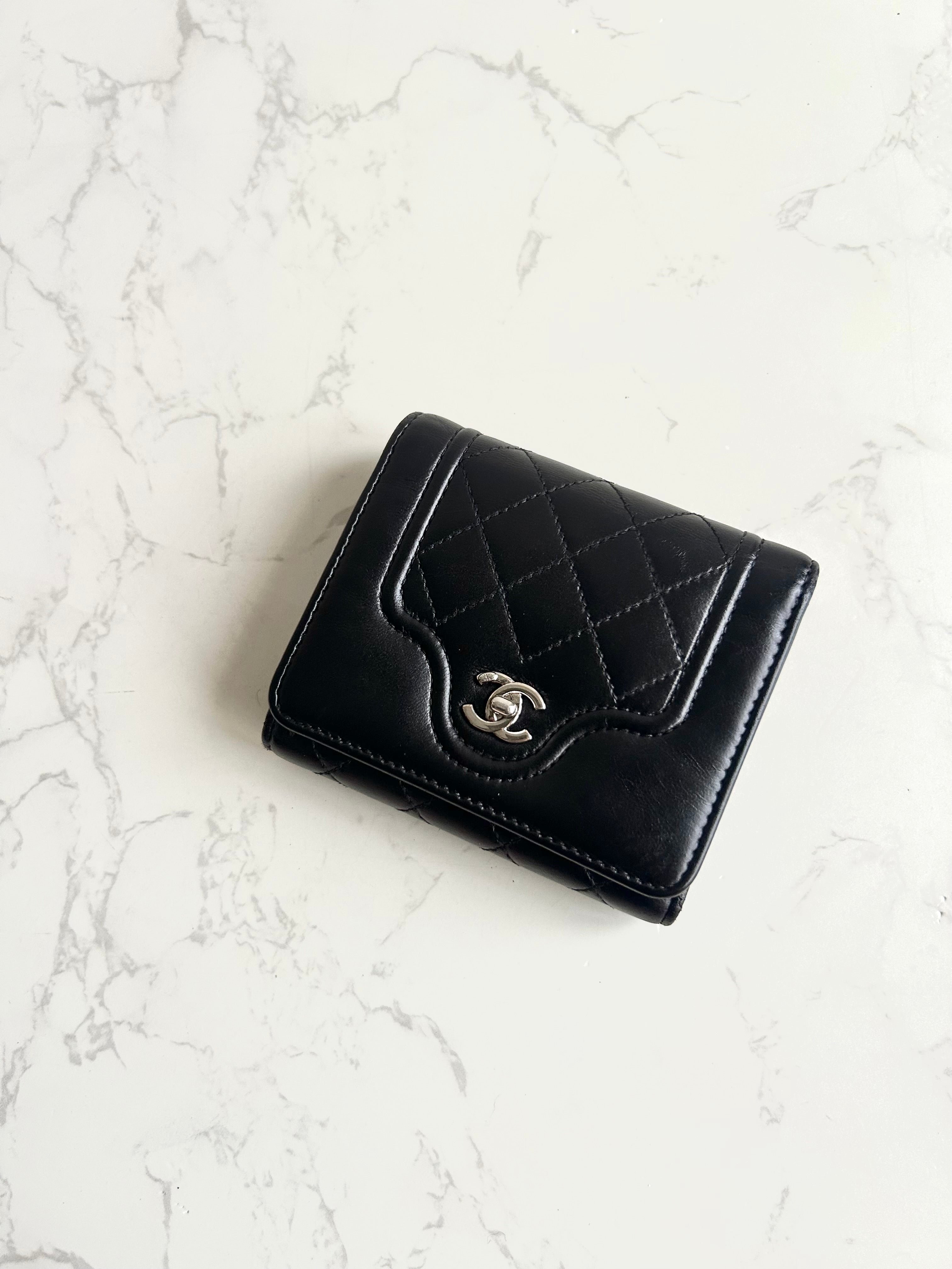 Chanel 黑色Matelasse銀扣皮革短夾 錢包 皮夾