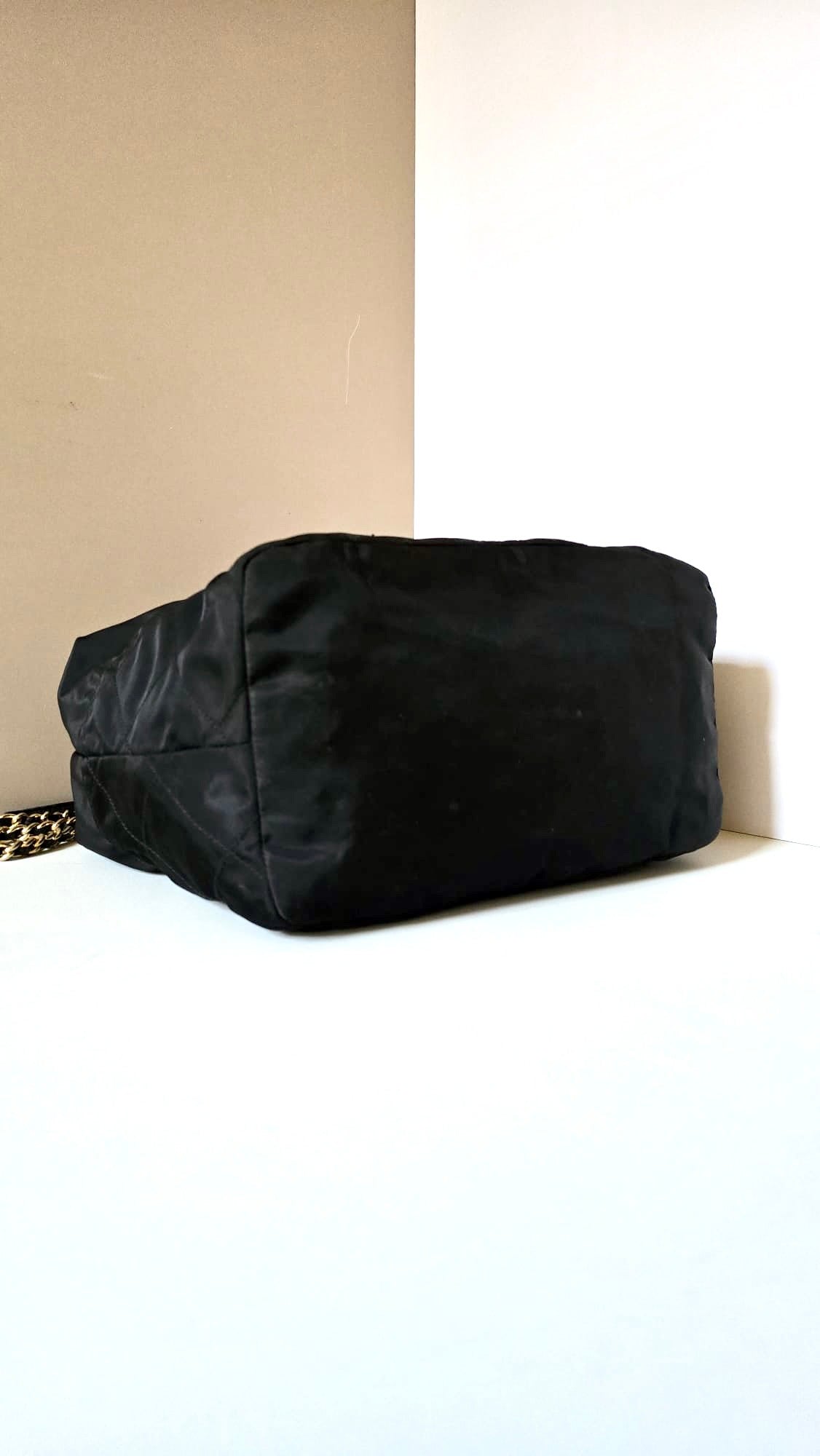 Prada 稀有黑金鏈子水桶包/側背包/斜背包