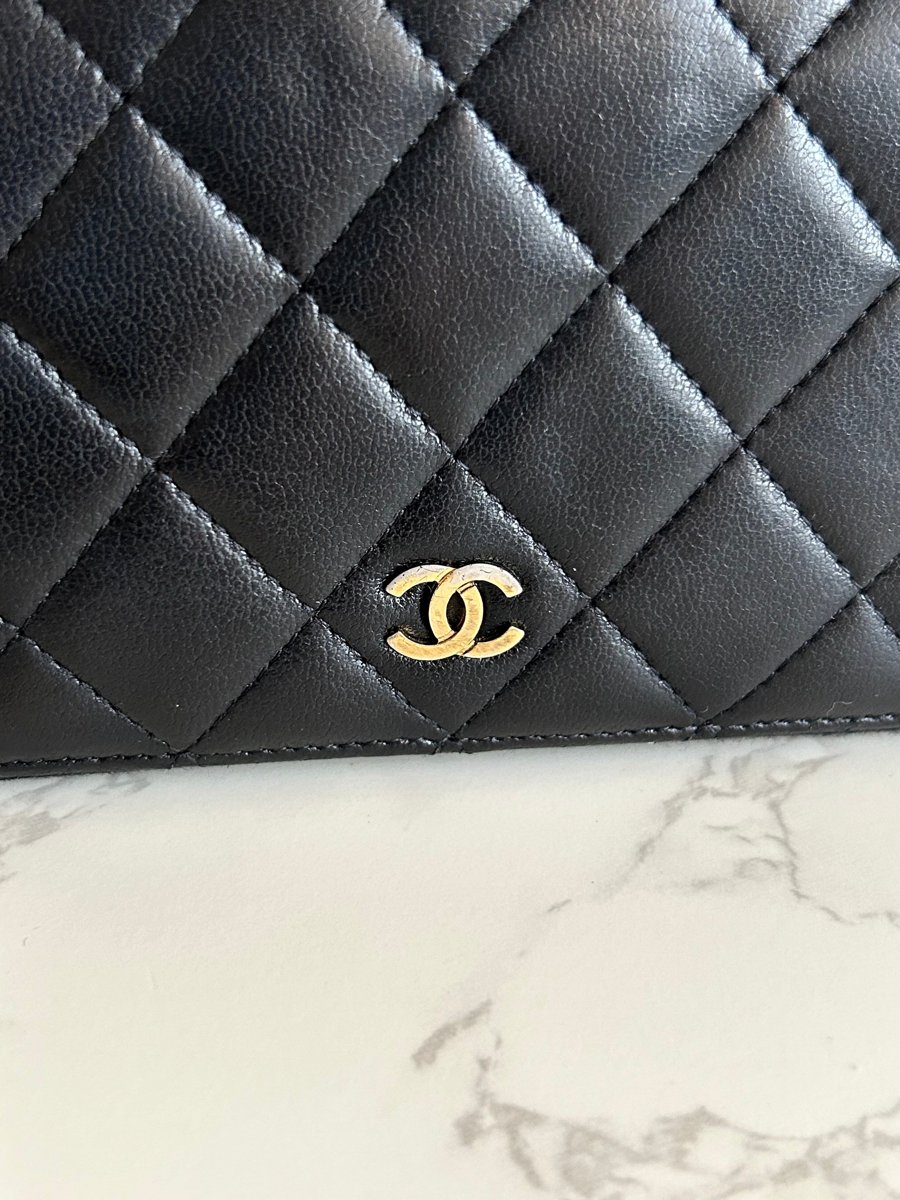CHANEL Black Gold Buckle Lambskin WOC Side Bag/Messenger Bag/Long Wallet